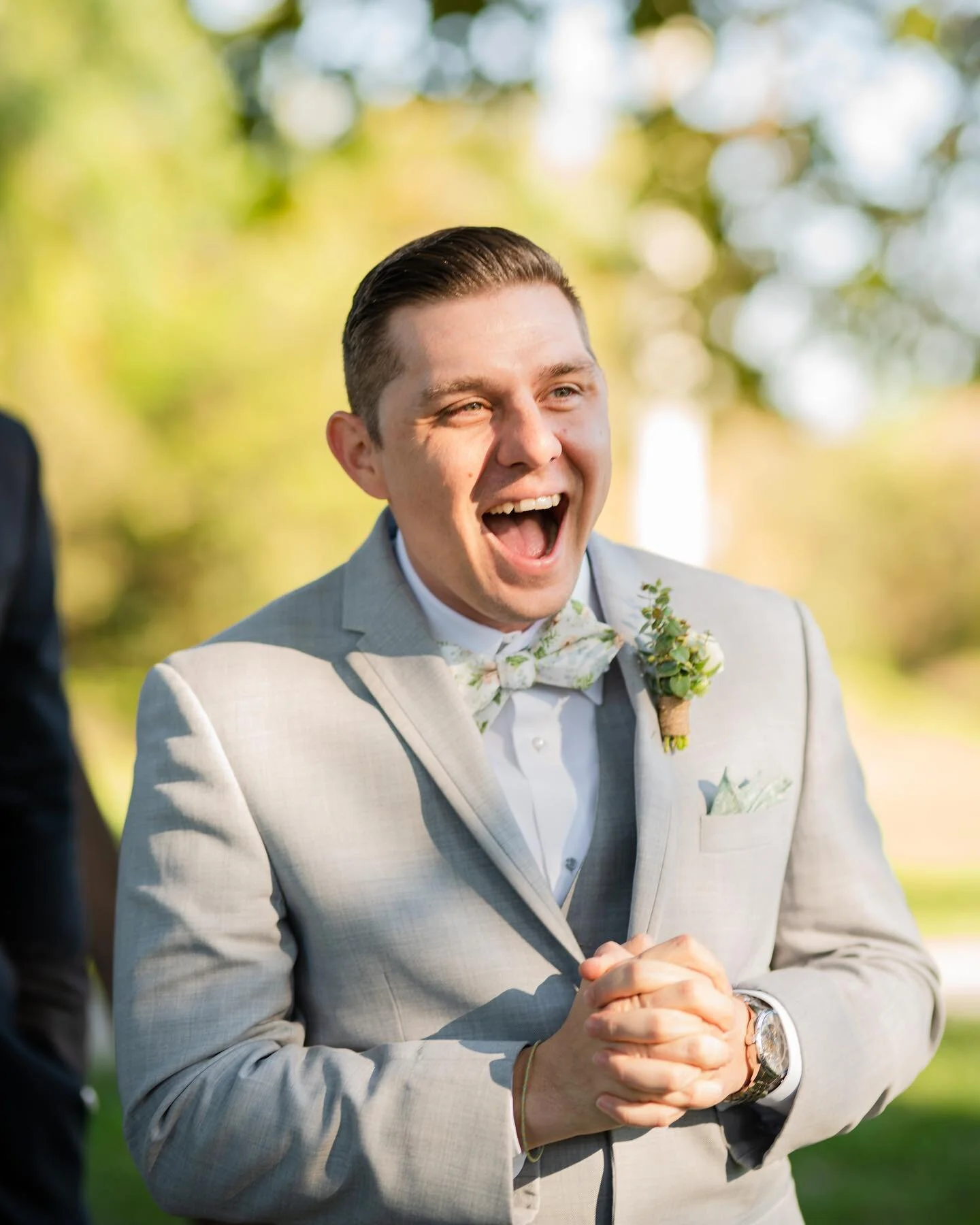 First look feels🤩 look at those reactions!! 

.

.

.
#firstlook #weddingday #southfloridawedding