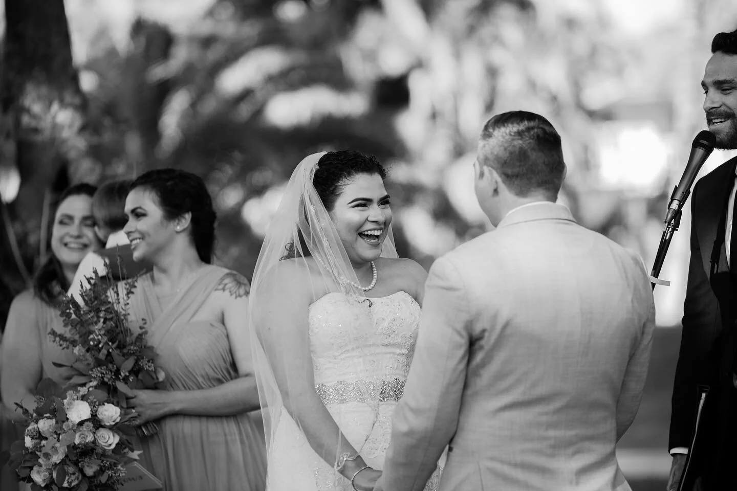 Ceremony giggles are contagious!!🌞 

.

.

.
#floridawedding #weddingphotography #capturehappiness