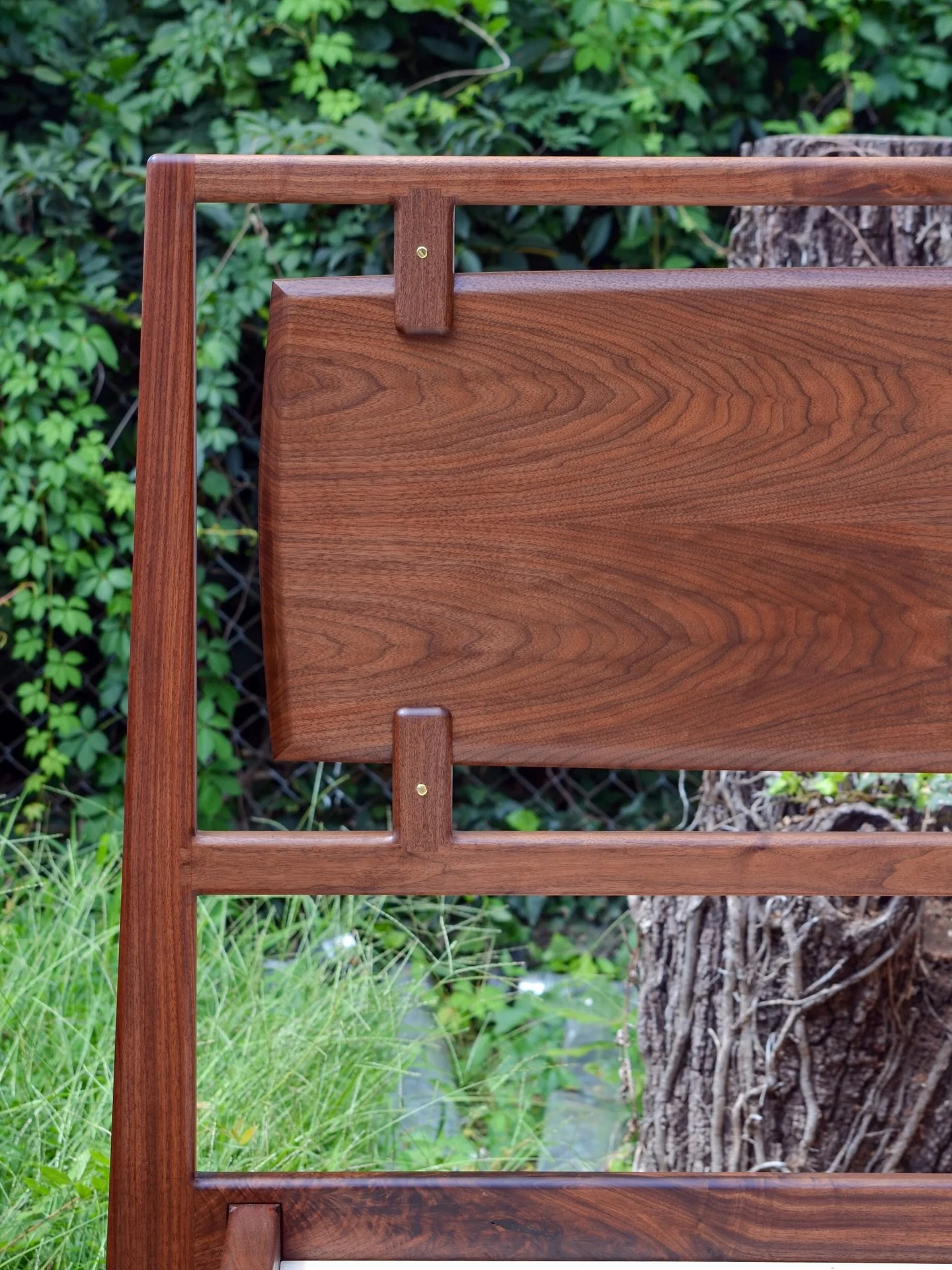 The &ldquo;Covenant Knockdown Bed&rdquo;

A marriage of material. Held together by fit. Designed to echo the sentiments of the solitaire ring. 

This commission was fun.  Welcoming the next. 

#woodworking #walnut #brass #handmade #custom #luxury #fu