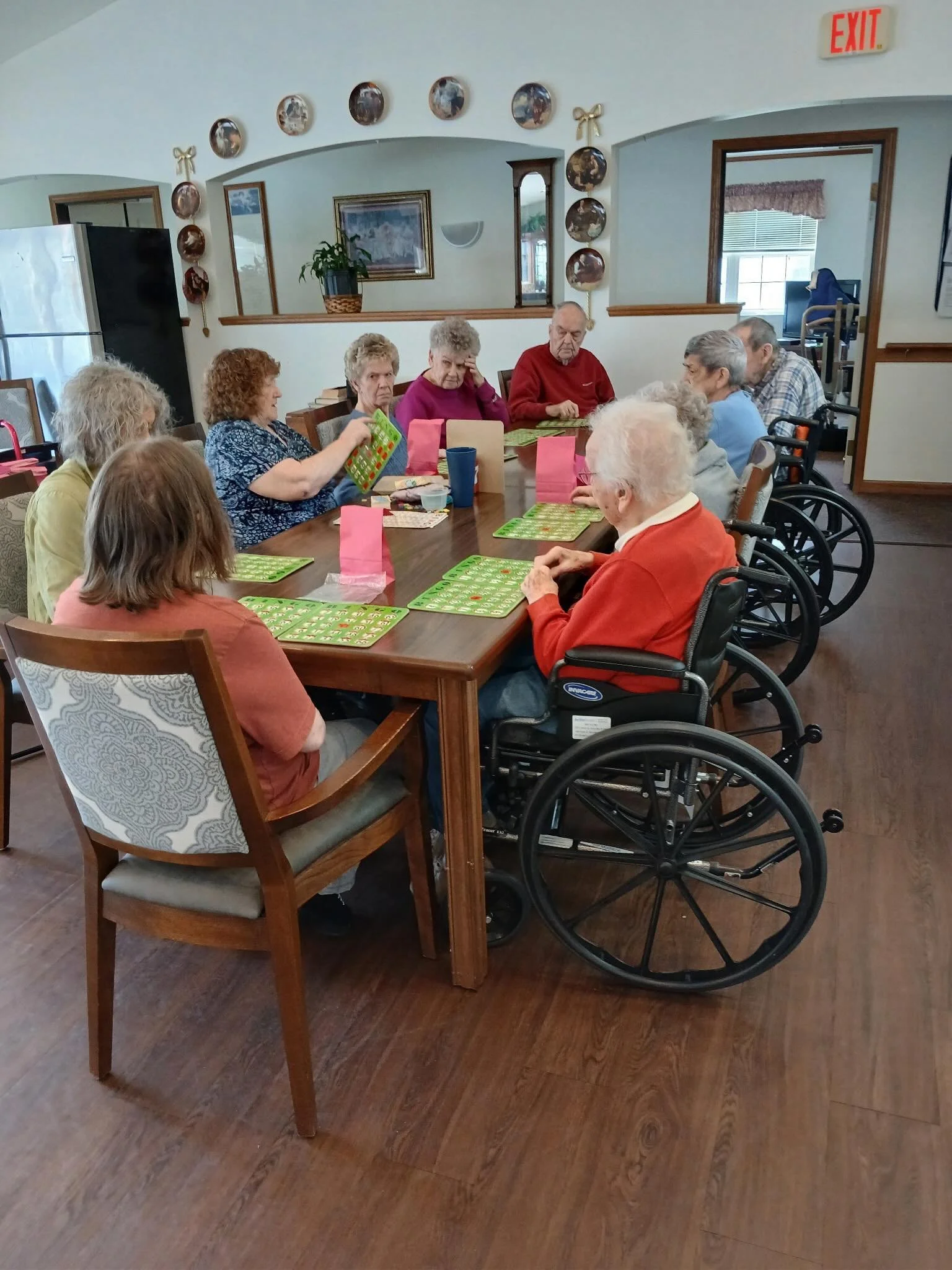 Bingo was full of fun, laughter, and lucky wins! 💵 Our residents celebrated with smiles, friendship, and bags of cash for our lucky bingo winners!
.
.
.
#AssistedLiving #SeniorLiving