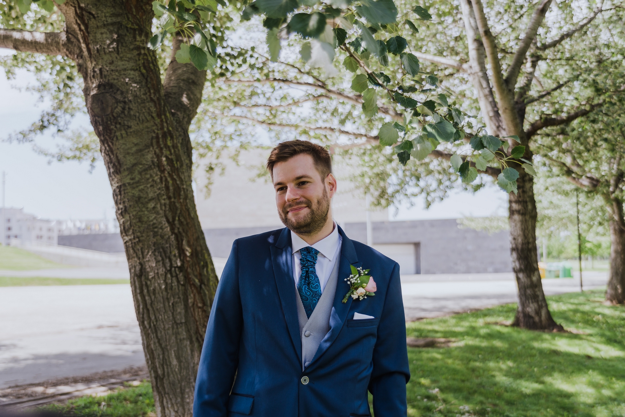 novio postboda retrato parque ebro logroño