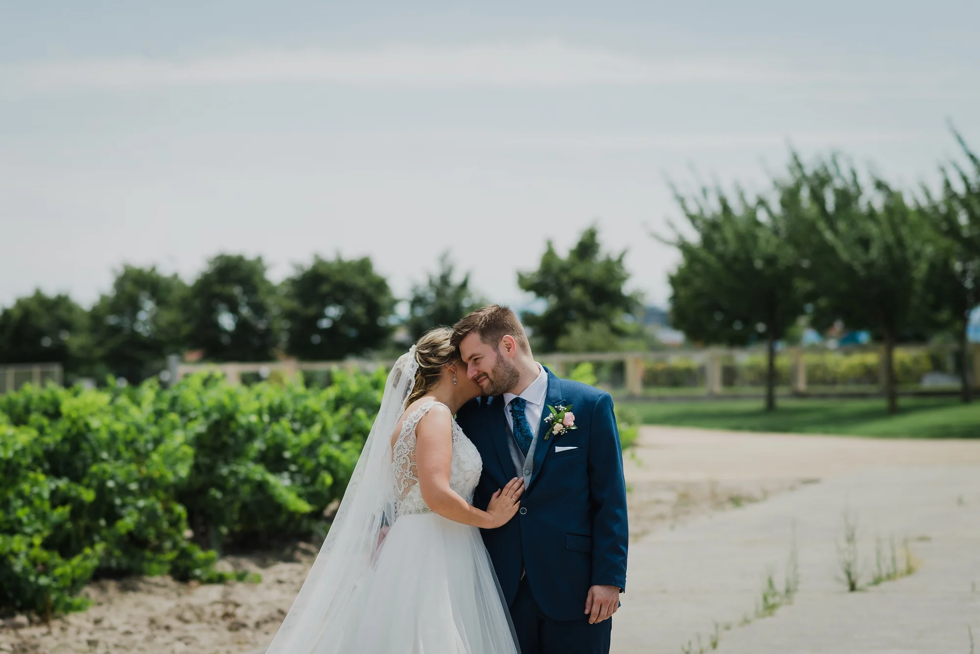 pareja novios postboda retrato parque ebro logroño