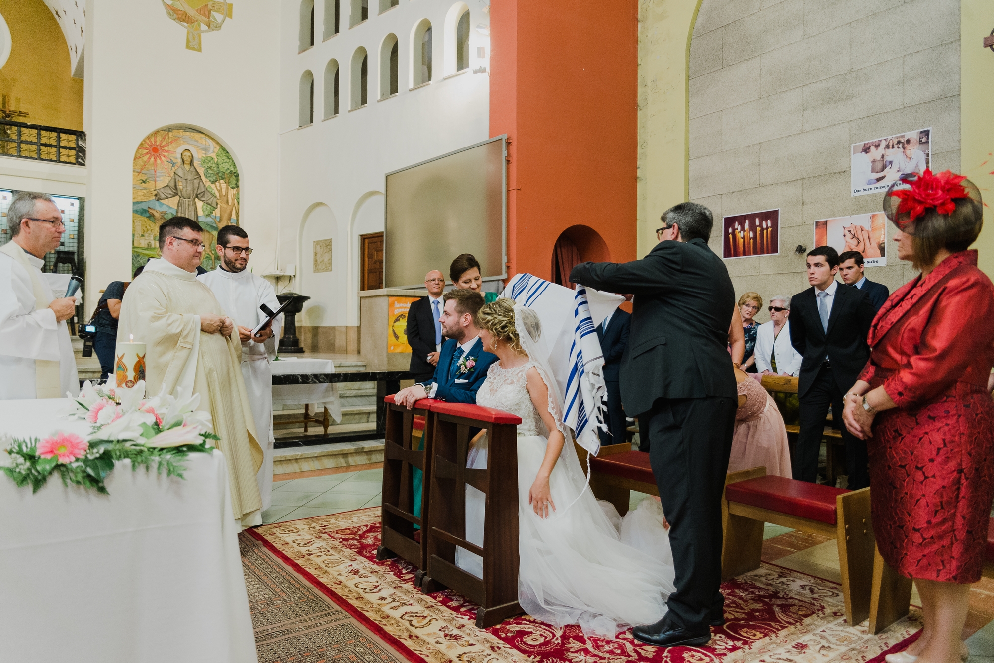 novios guitarra iglesia valvanera boda logroño trizyjuan