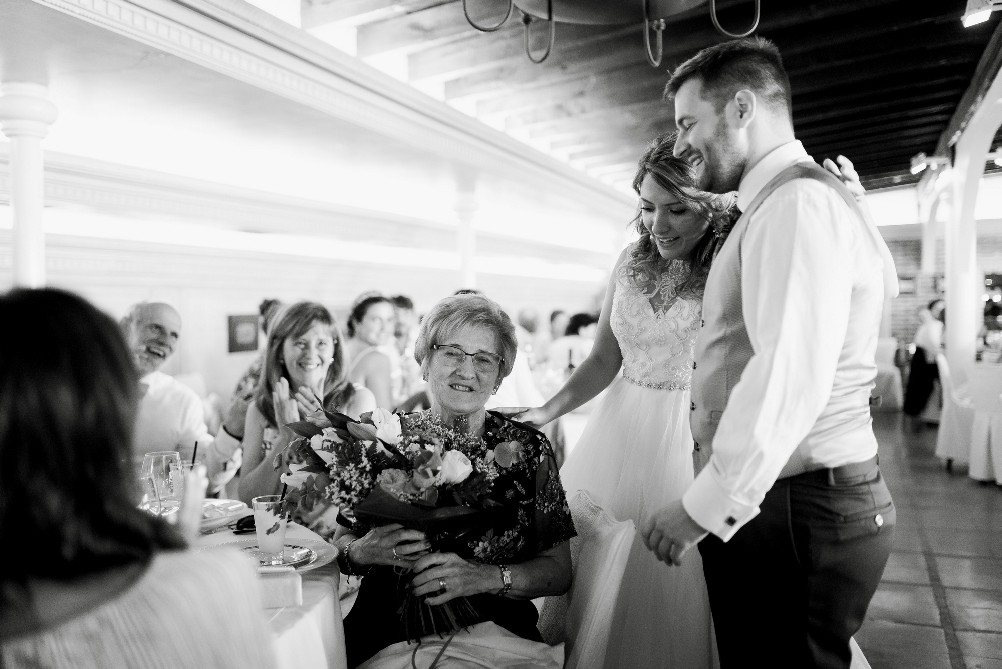 abuela ramo flores restaurante barros logroño reportaje boda