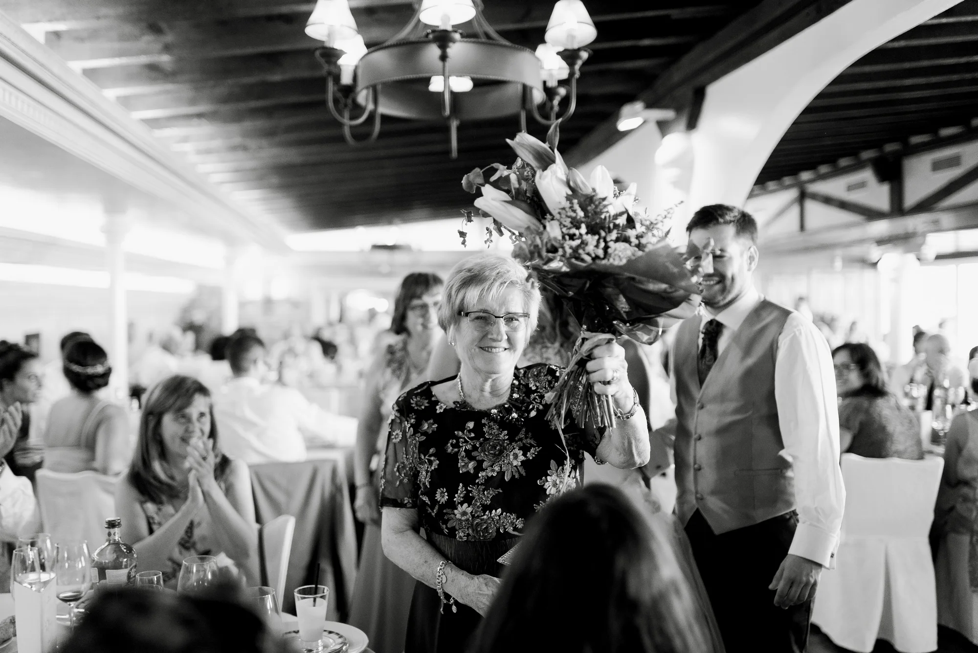 abuela ramo flores restaurante barros logroño reportaje boda