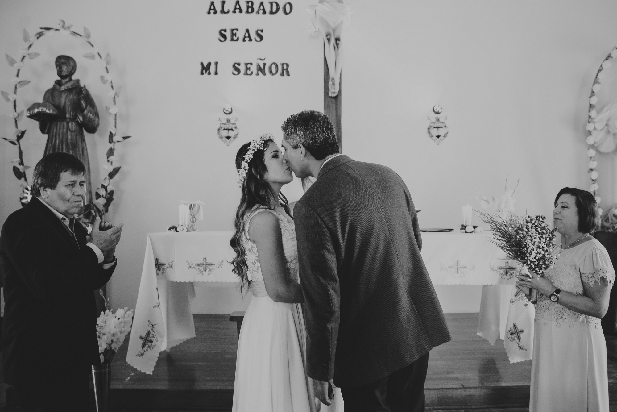 primer beso de recién casados