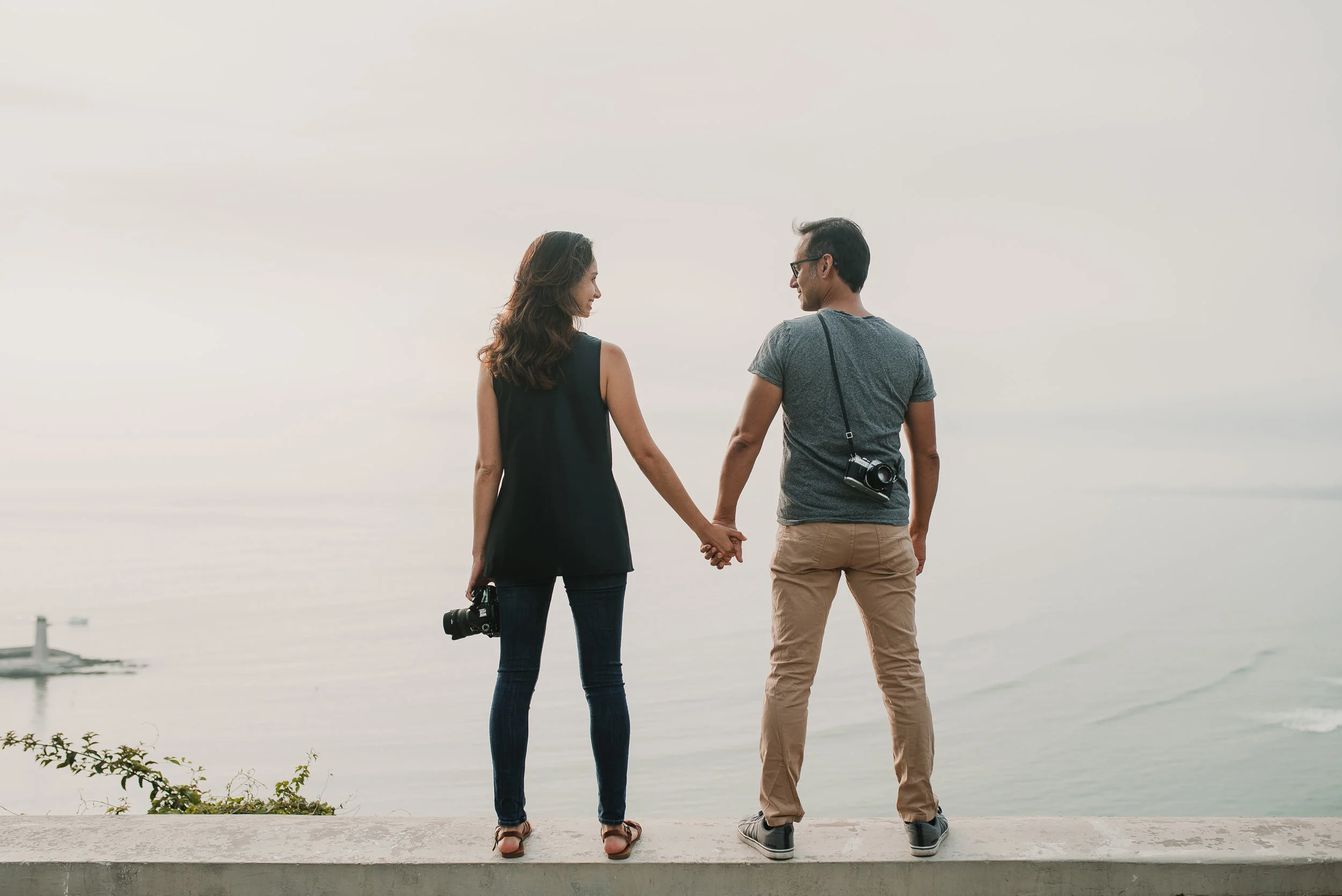 pareja tomada de la mano preboda logroño fotografía