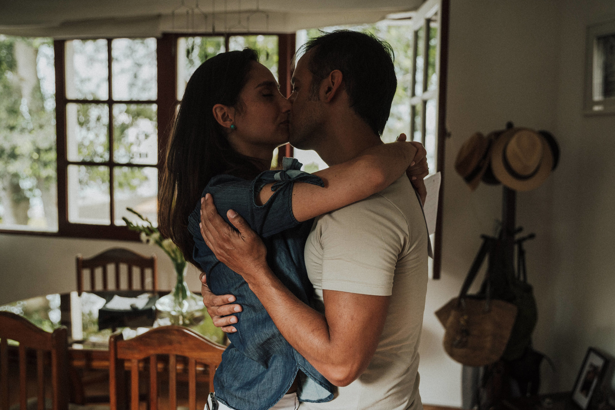 abrazo de amor pareja logroño trizyjuan