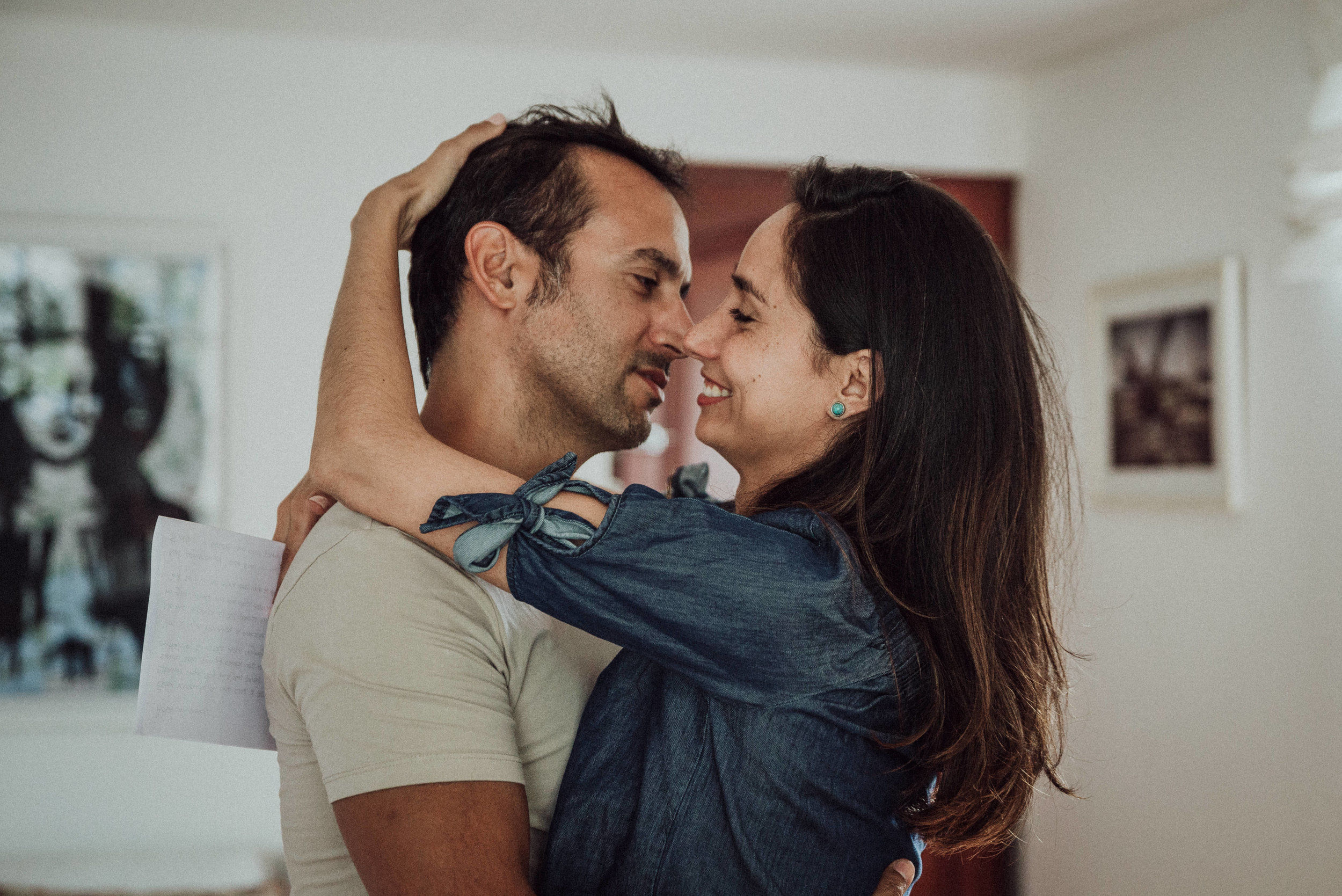 abrazo de amor pareja logroño trizyjuan