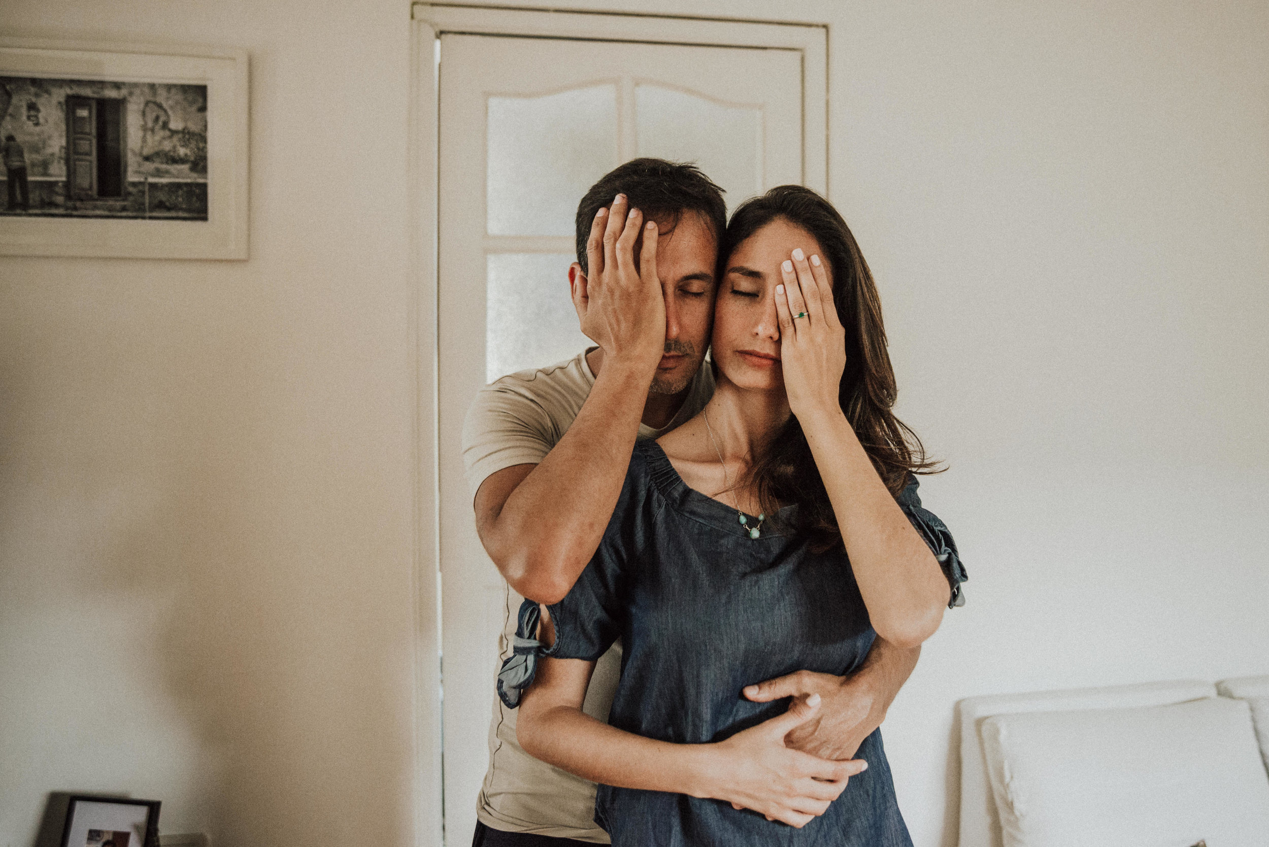 abrazo de amor pareja logroño trizyjuan