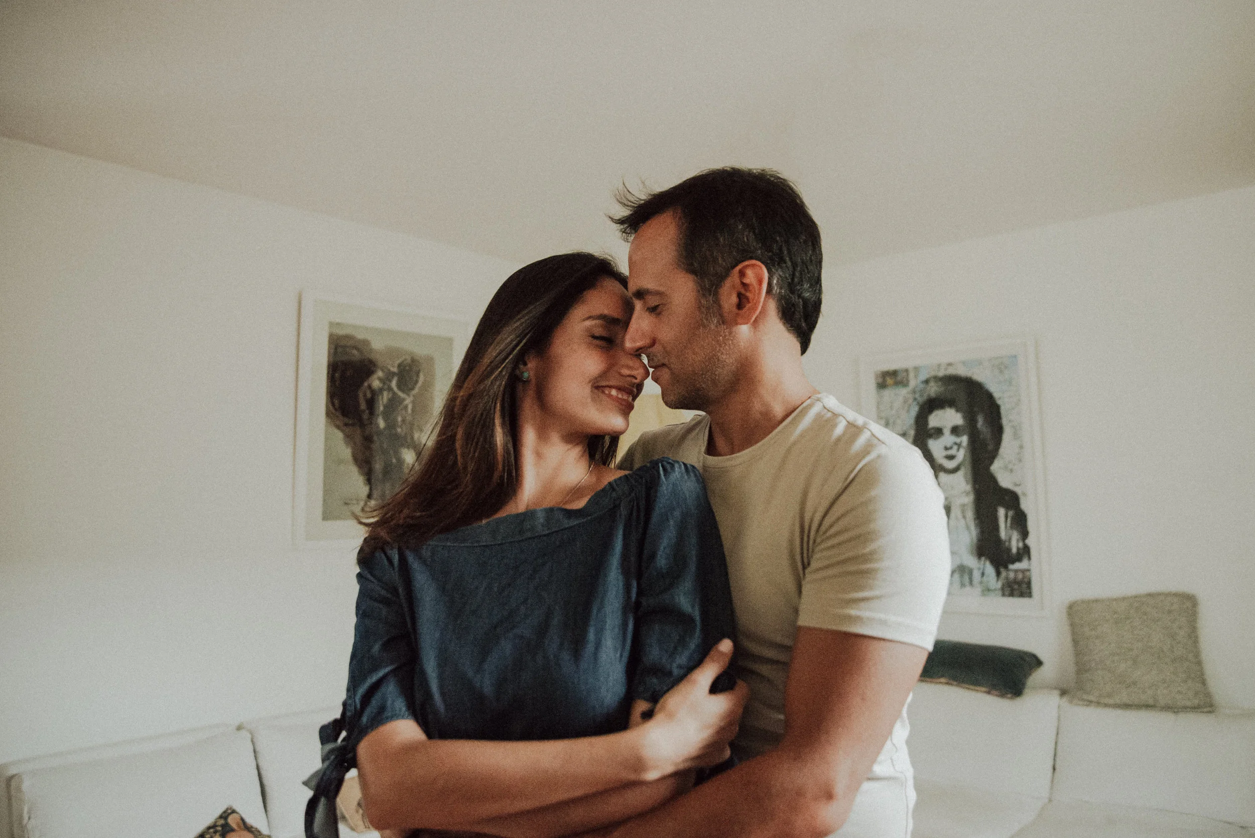 abrazo de amor pareja logroño trizyjuan