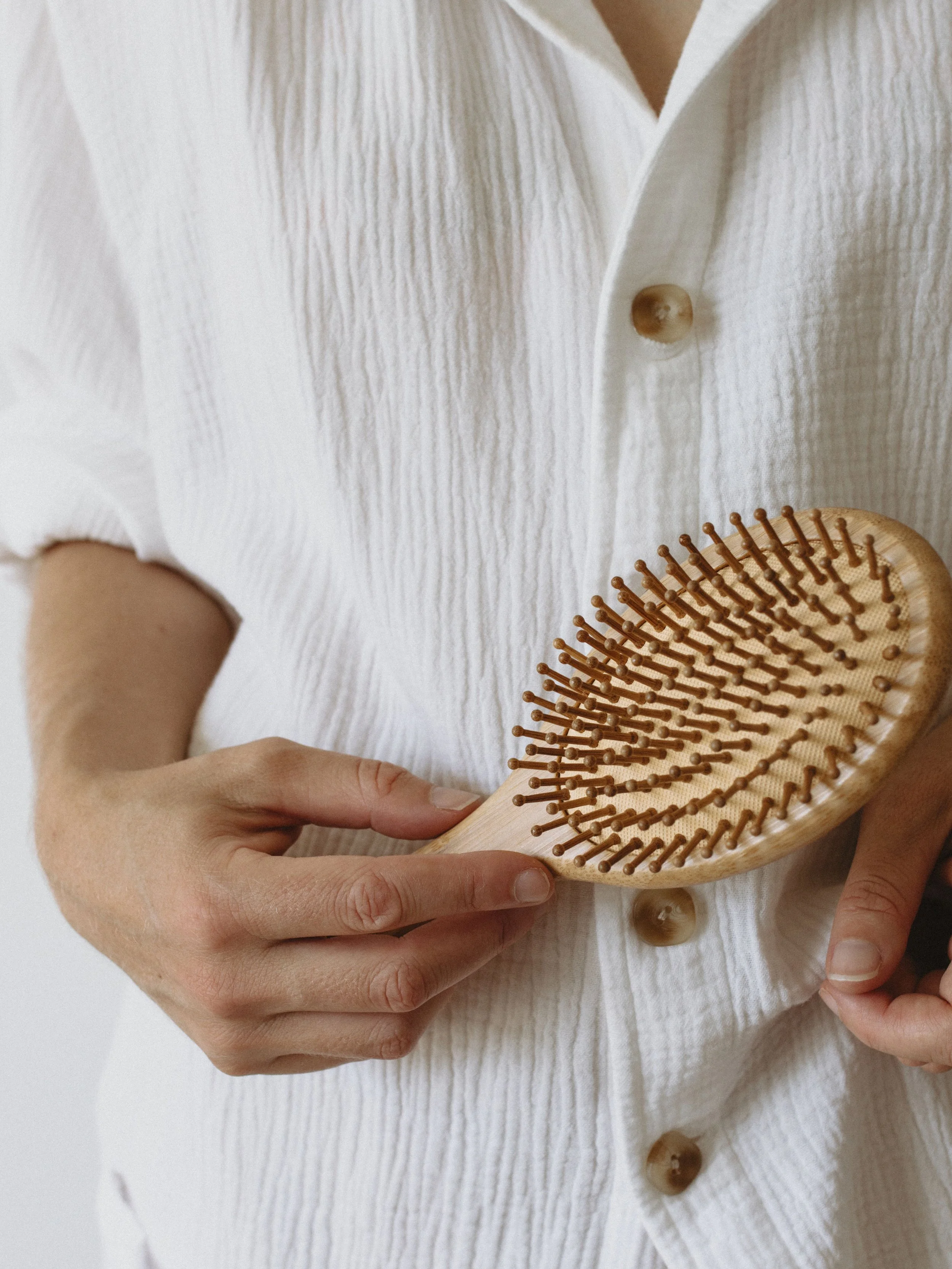 Natural Hairbrush: Six Reasons You Need to Start Using One Now