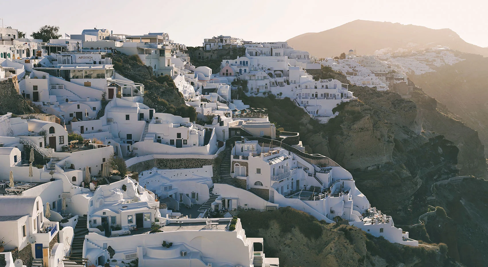 candy-lai-flosslai-santorini-oia.jpg