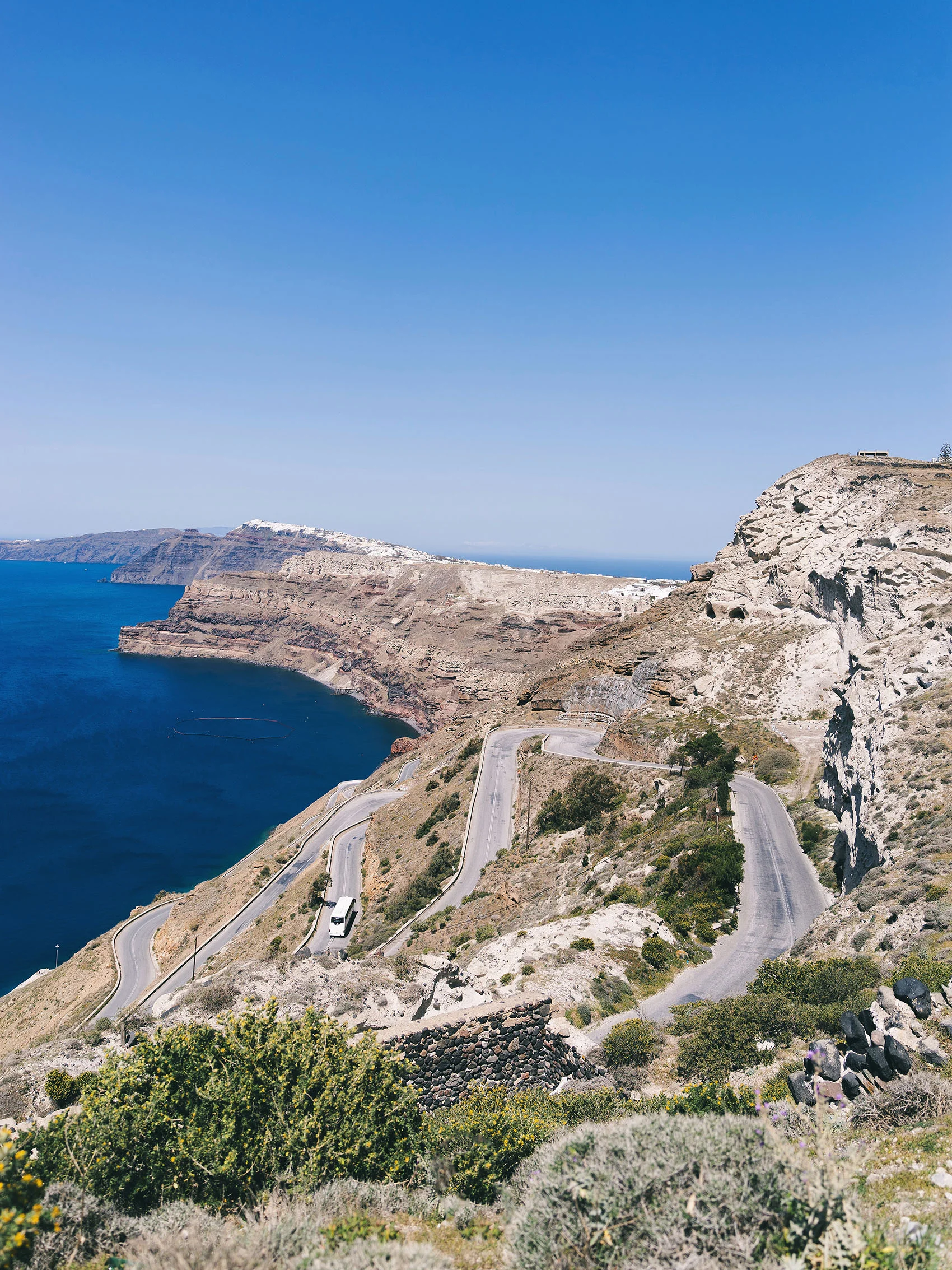 candy-lai-flosslai-santorini-cliff-road.jpg