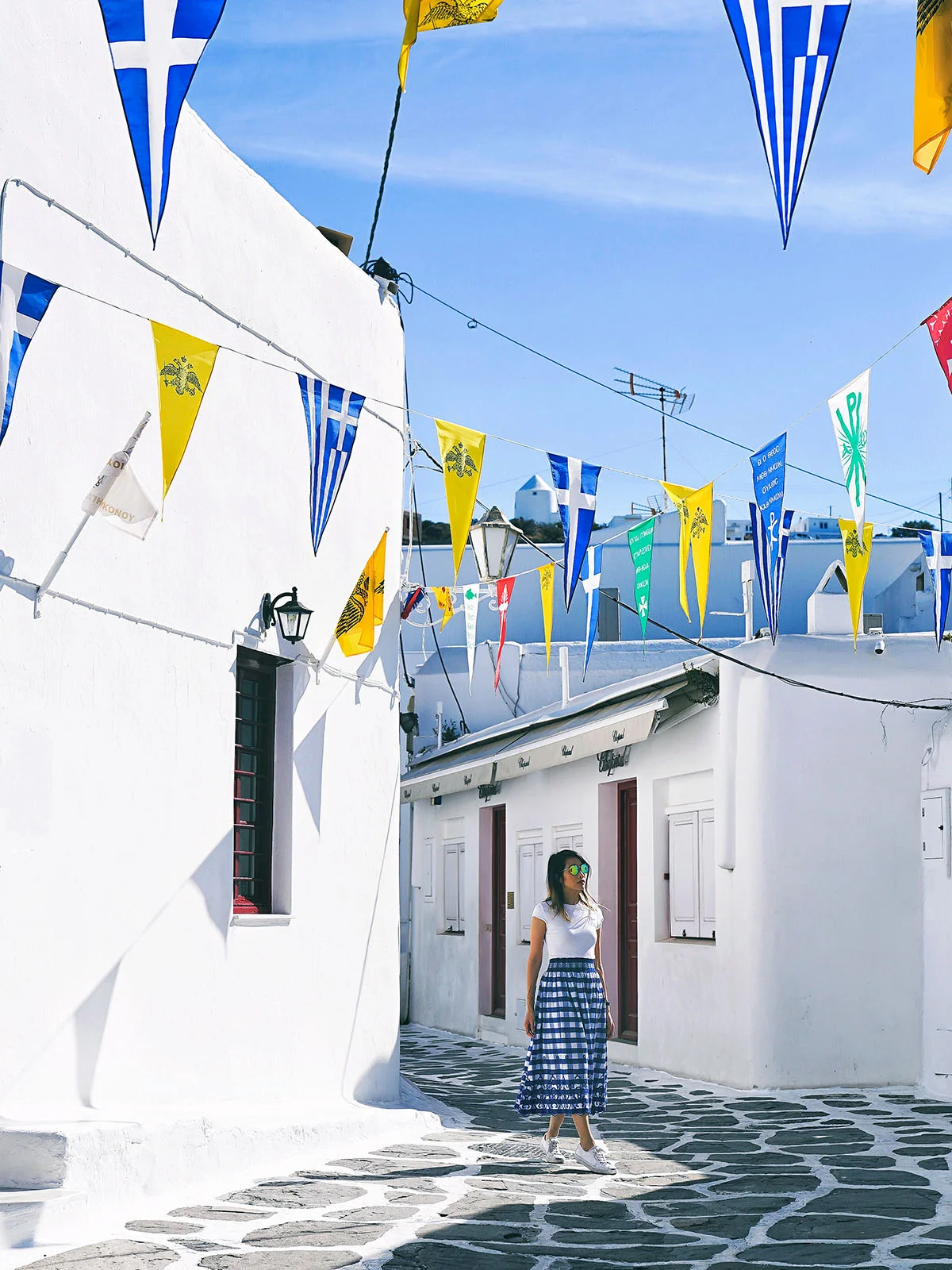 candy-lai-flosslai-mykonos-town-instagram.jpg