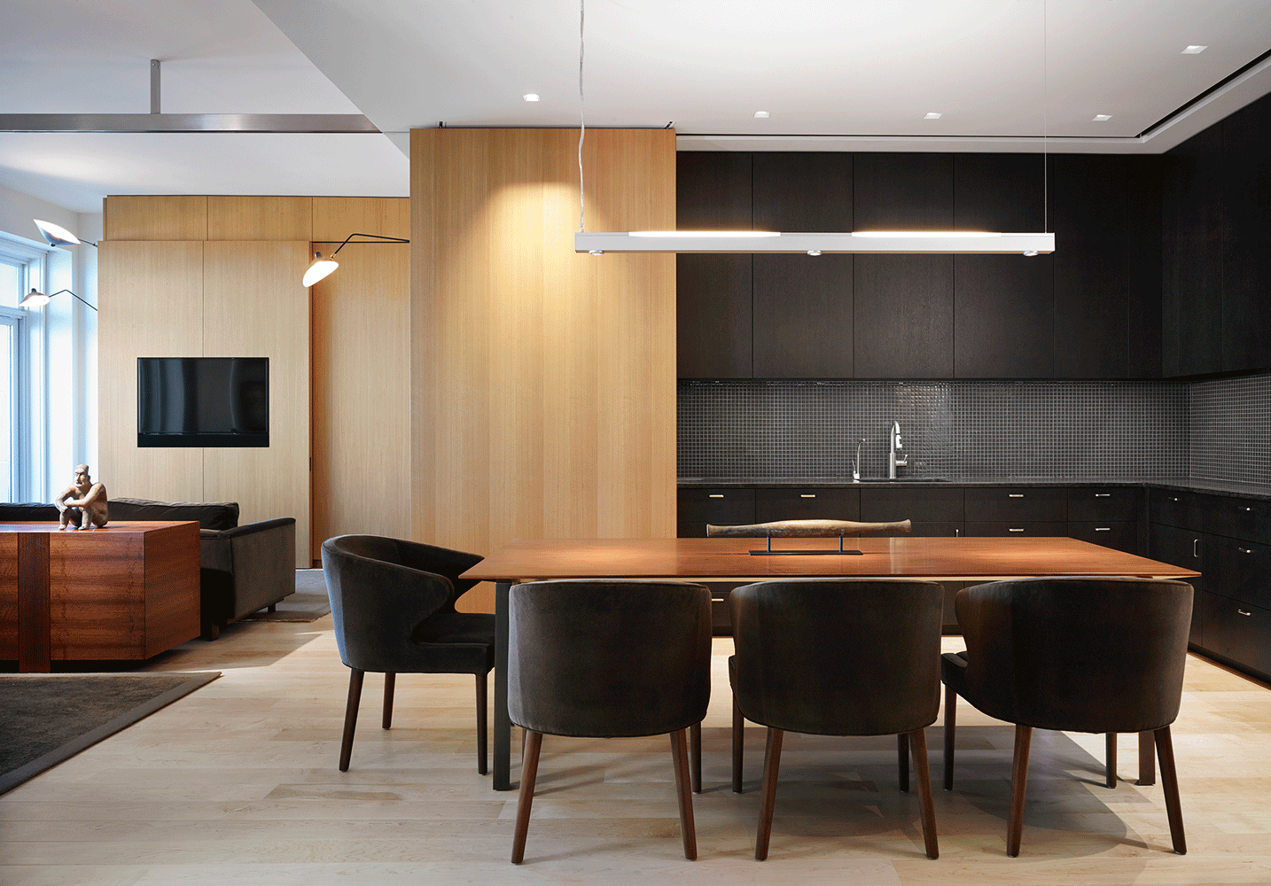 2550 N Lakeview Dining Room