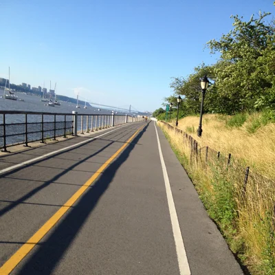 自転車ではしる