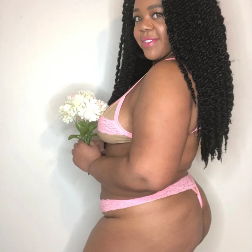 earn pink model 2.jpg