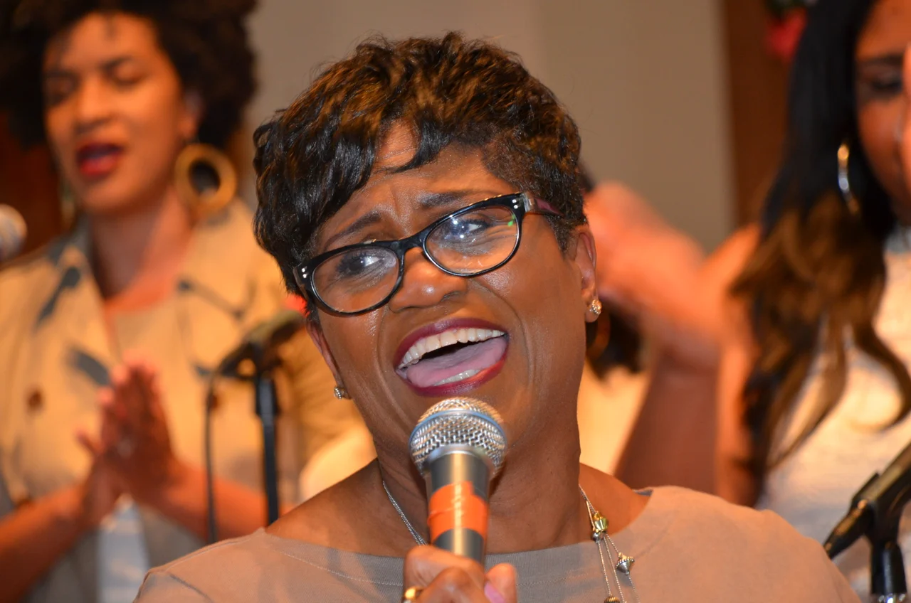 Sherly_singing.jpg