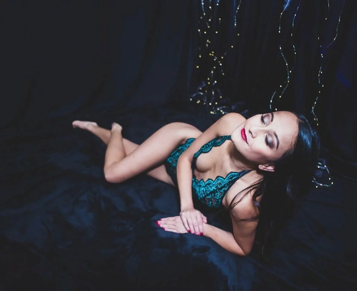 “The best project you’ll ever work on is you.” – Unknown
#photography #boudoirphotography #desireboudoir #desireboudoirphotography #boudoir #desire #texasboudoirphotography #beautyinallbodies #empowerment #radiateconfidence #