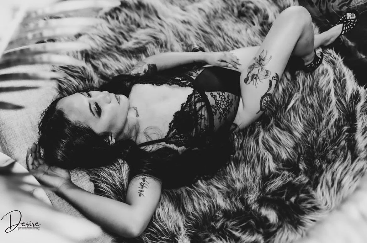 “I am worthy of everything good in life.” — Unknown
#photography #boudoirphotography #desireboudoir #desireboudoirphotography #boudoir #desire #boudoirbydesire #boudoirbabes #bodypositive #selflove #richmondtx #texasboudoir #confid