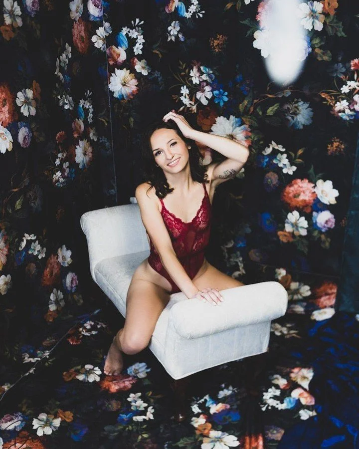 “My story is not over.” — Unknown
#photography #boudoirphotography #desireboudoir #desireboudoirphotography #boudoir #desire #boudoirbydesire #boudoirbabes #bodypositive #selflove #richmondtx #texasboudoir #confidenceissexy #selfcon