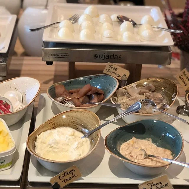 Another amazing #icelandic #breakfast ! #iceland #honeymoon #honeymooners #fish #travel #gf #glutenfree #celiac #worldtravel #wanderlust #healthyeating #healthylifestyle #healthyfood #weightloss #weight #wolffweightandwellness #wolffpack visit wolffw