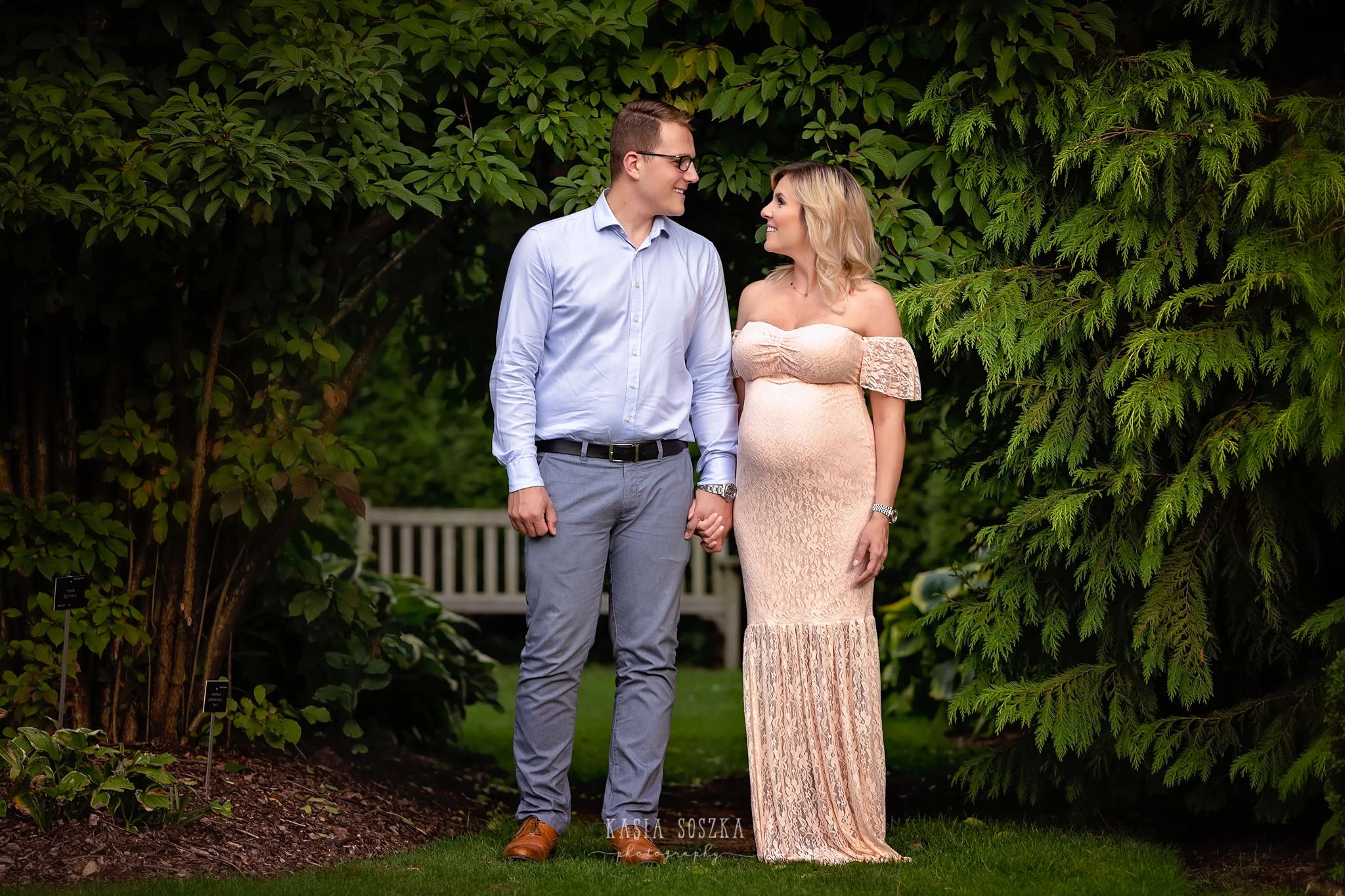 Maternity photography Leeds, York, Harrogate, Bradford: couple maternity session in Leeds, Yorkshire