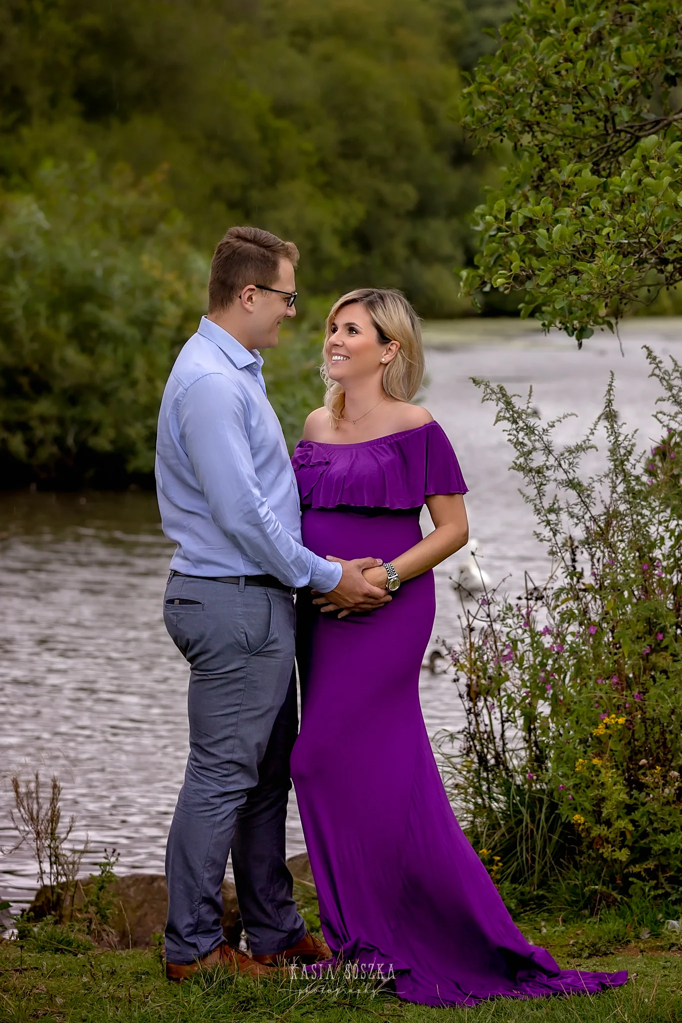 Maternity photography Leeds, York, Harrogate, Bradford: couple maternity session in Leeds, Yorkshire