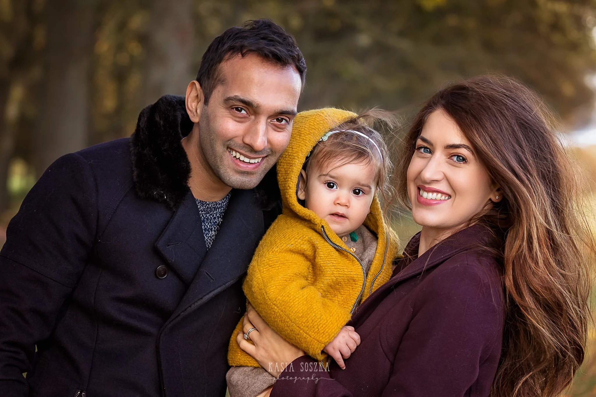 Family photography Leeds, York, Harrogate, Bradford: autumn family outdoor session in a park in Leeds, Yorkshire.