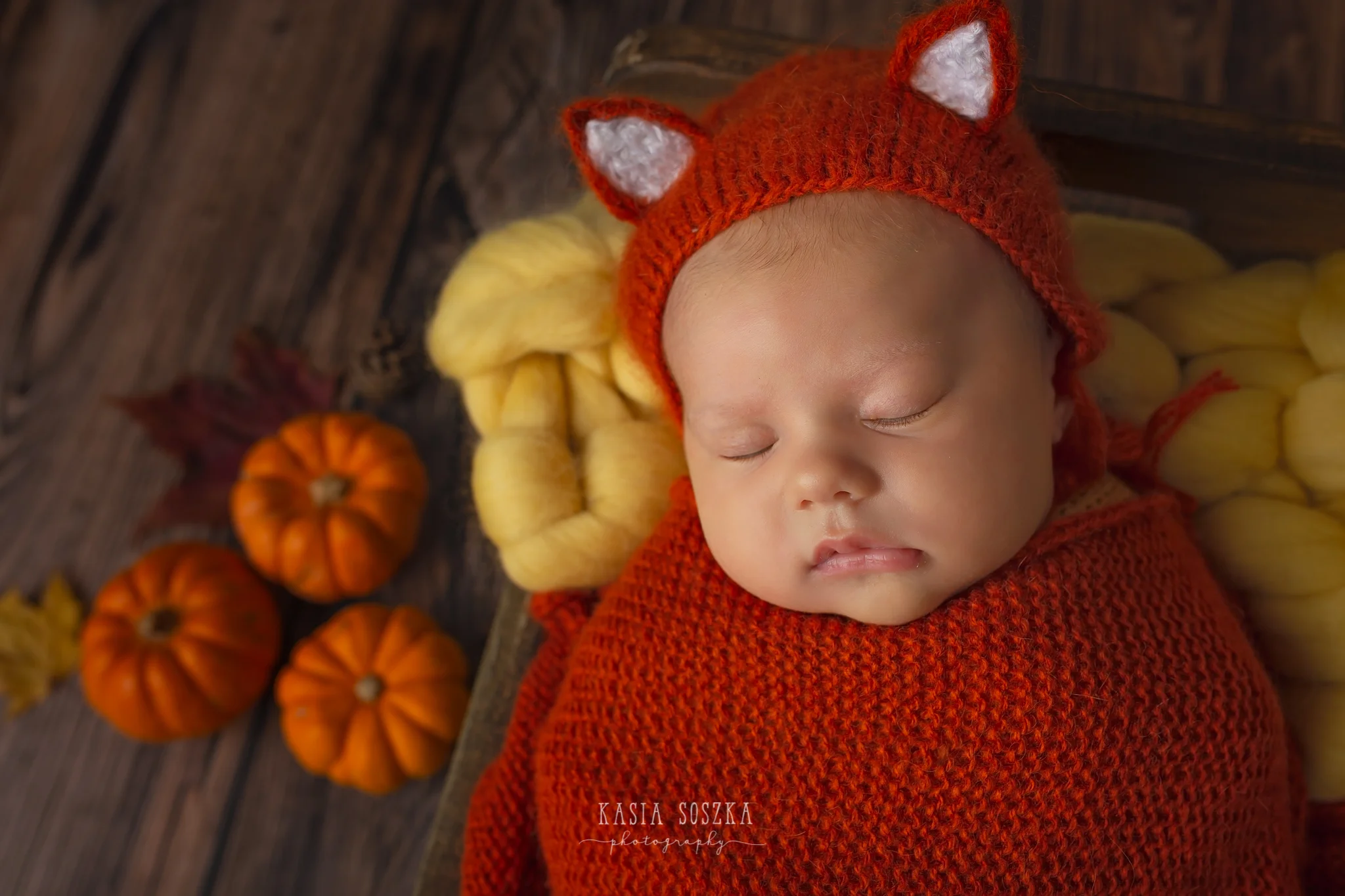 Newborn photography Leeds-York-Bradford-Harrogate: autumn themed newborn session in Leeds, Yorkshire. Cute newborn baby girl in fox outfit