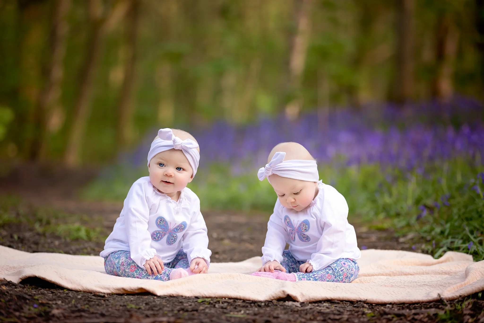 Baby photographer Leeds, York, Harrogare, Bradford: twin baby girls during their sitter session in Leeds, West Yorkshire