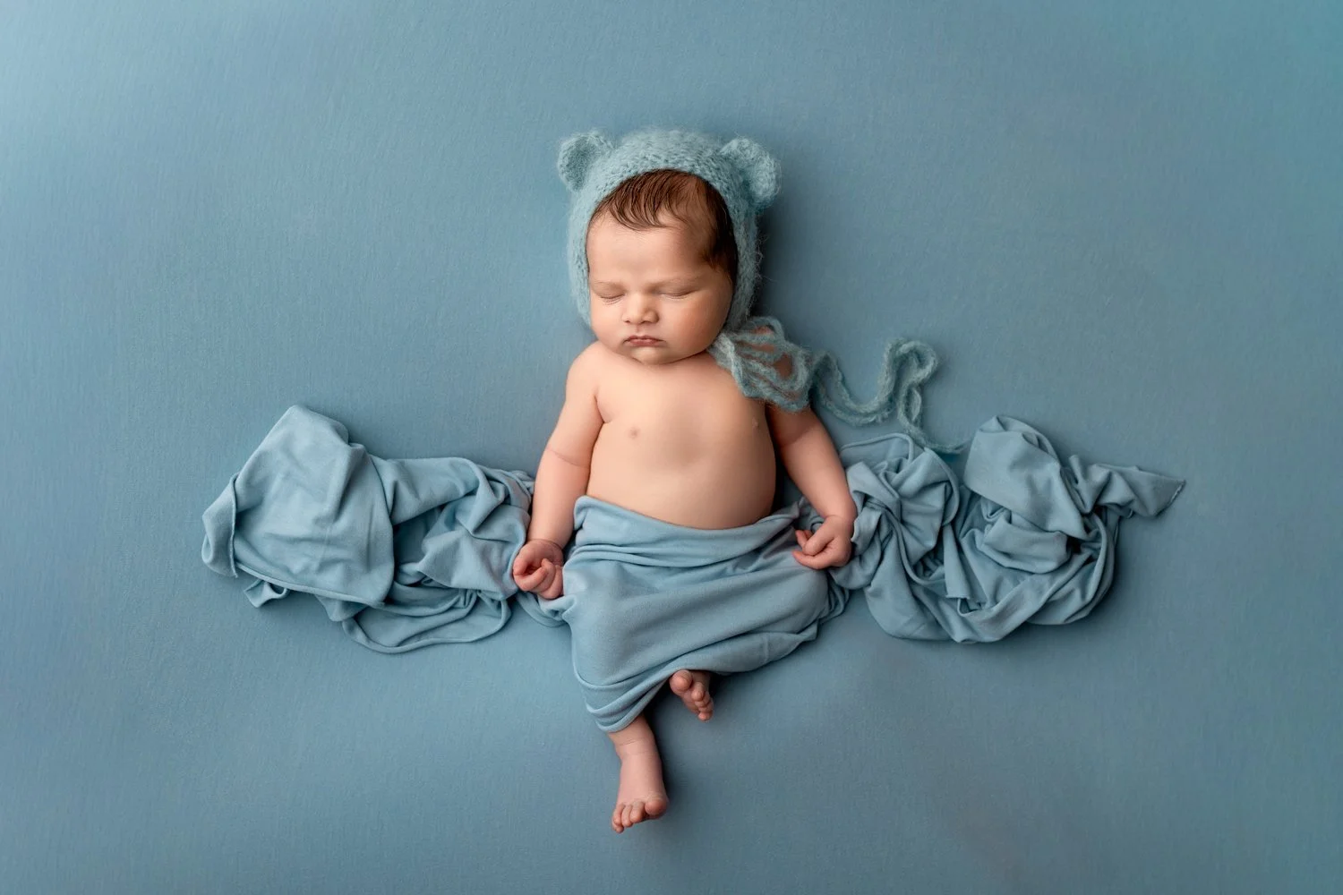 Newborn baby photoshoot Leeds, Harrogate, York, Wakefield, Bradford