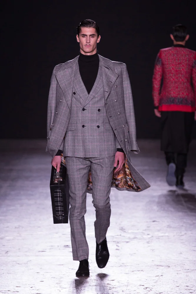 HelenAnthony_AW16_Catwalk_HiRes_0023.jpg