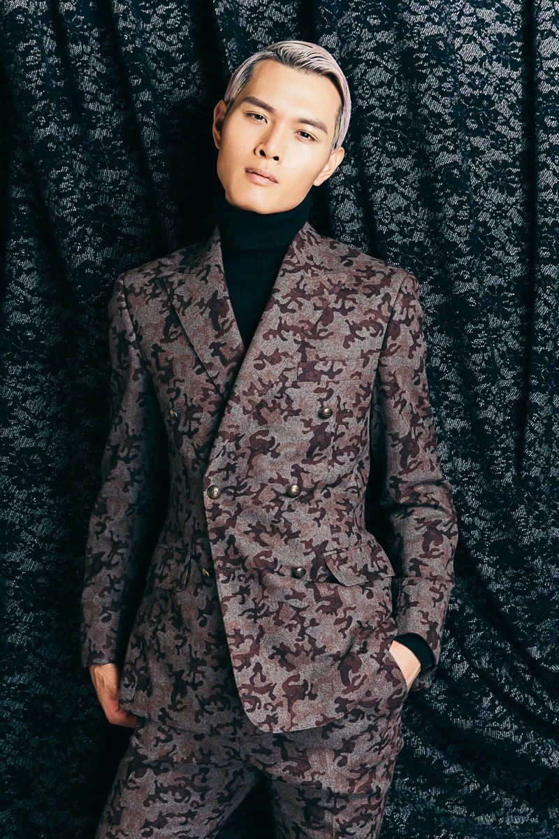 Darren-Brade-0002-Helen-Anthony-Black-Gold-Editorial.jpg