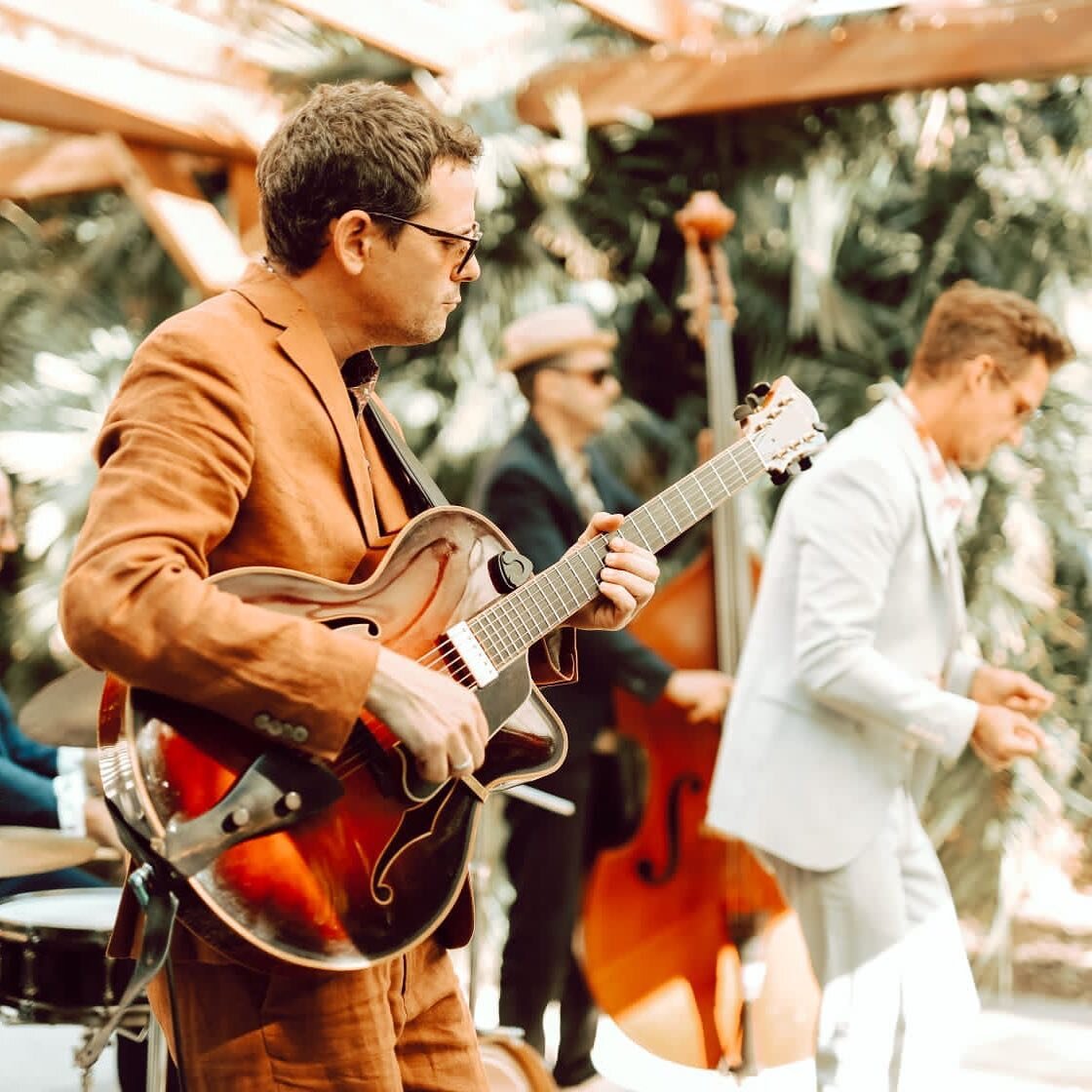 Aquest dimecres a les 22:00 JAMBOREE 👉 @thesummerloversbcn 
&mdash;&mdash;&mdash;
Este mi&eacute;rcoles a las 22:00 JAMBOREE 👉 @thesummerloversbcn 
.
.
@jamboree.jam 
@jamboree.jazz 
.
.

#jamboree #jazz #barcelona #livemusic #bcnpeople #guitar #ja