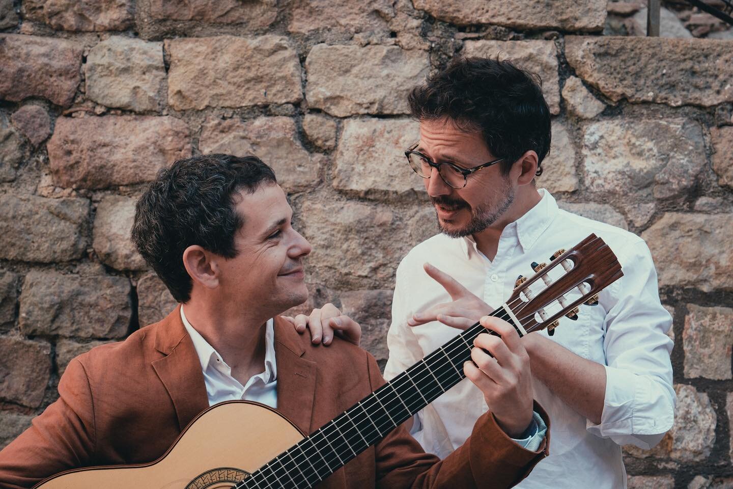 Coneixes la poesia de Joan Vinyoli?
Diumenge tens una oportunitat per descobrir-lo, revisitar-lo, o emborratxar-te d'ell amb l'Espectacle EL LLAC DE LA MEM&Ograve;RIA
Diumenge 16 d'octubre a les 12:30 a la Sala Padr&oacute;.
Despr&eacute;s vermut del