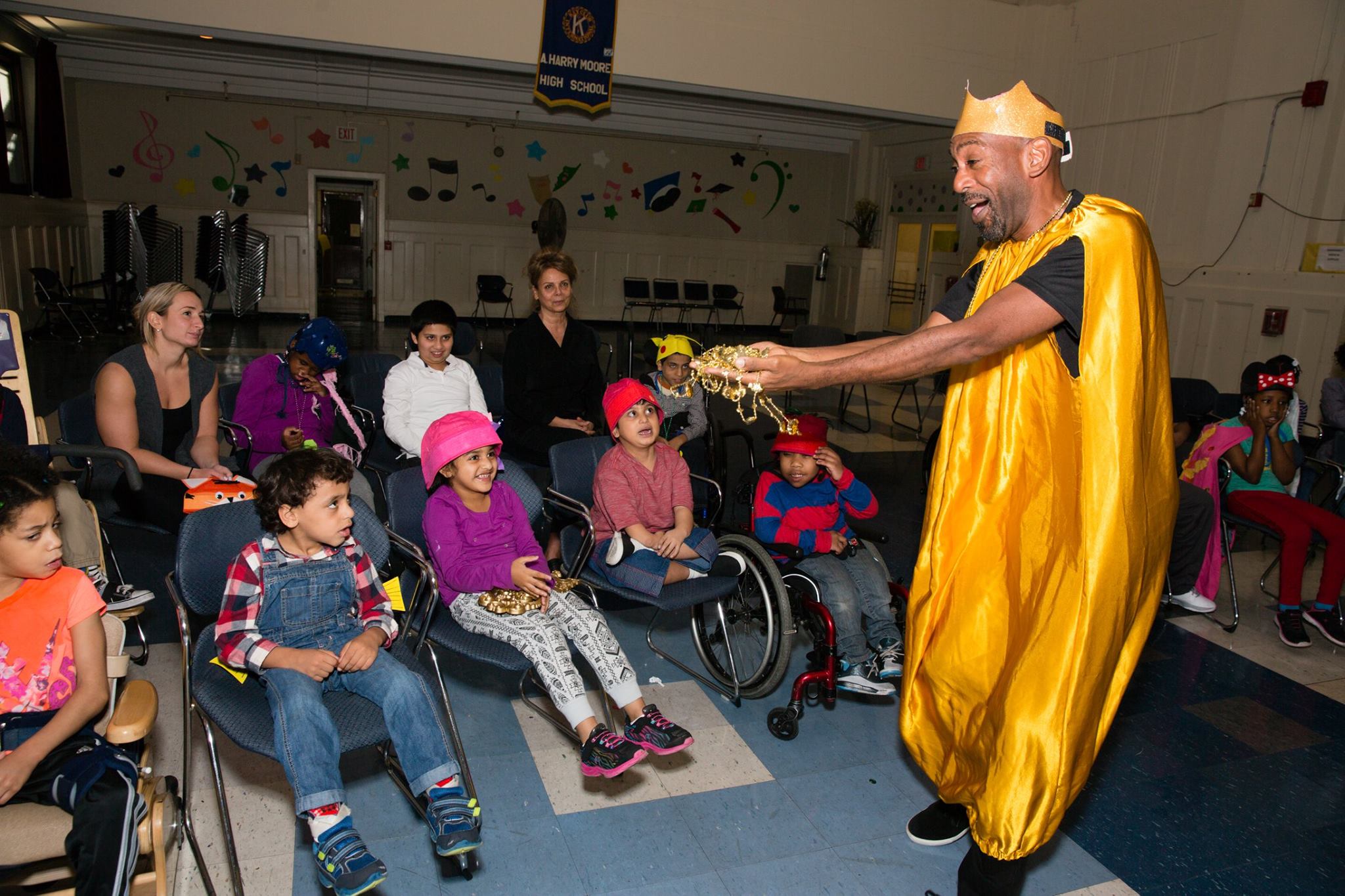 Actor and audience interacting during children's theatre performance (Copy)