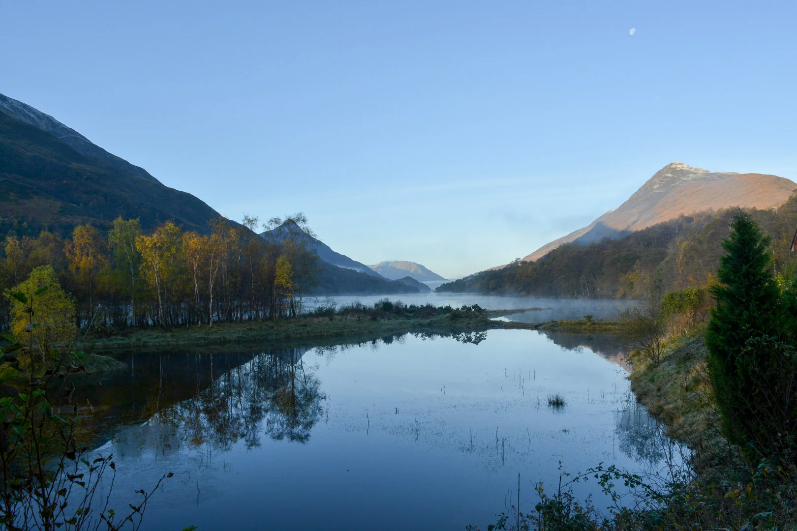 Morning fog on the lake and moon still in the sky when we set out on our eight and final day on the trail…