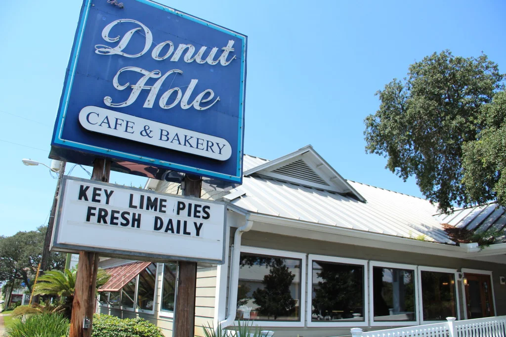 Donut-Hole-Resturant-1024x682.jpg