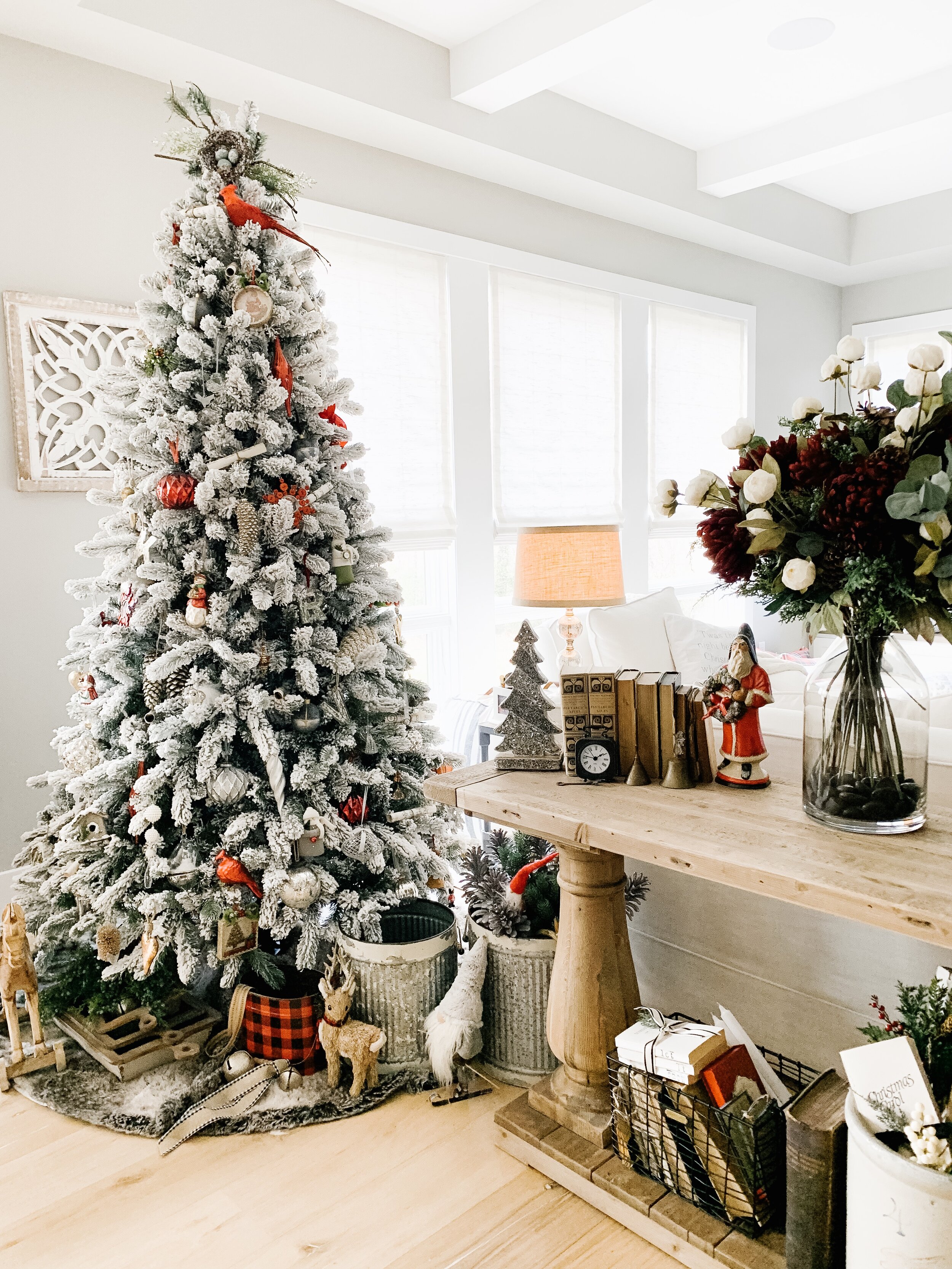 Christmas Tree Decorating Styles — The Home Envy