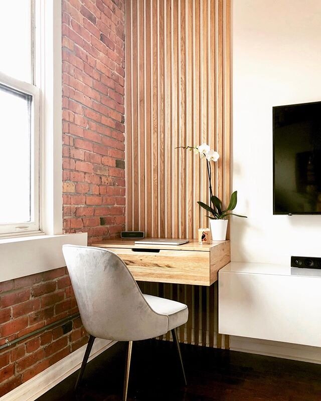 Dernier projet = &hearts;️
Merci &agrave; @pierre_man pour la belle photo 📸 
#montrealfurniture #meubledesign #meublesmontreal #montreal #faitamontreal #madeinmontreal #design #montrealdesign #mtlmaker #montrealwoodworker #mtl #montreal #furniturepo