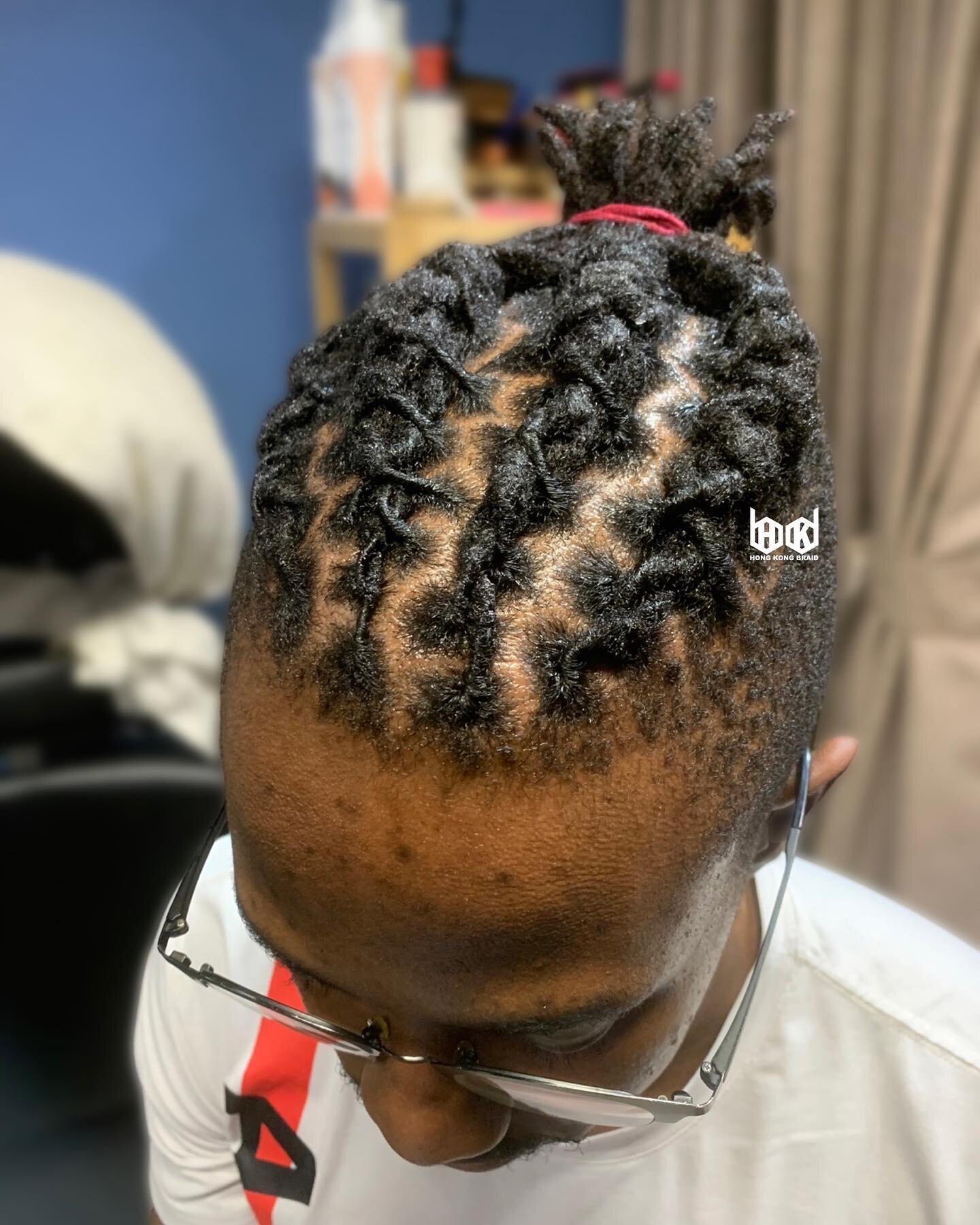 No ego but confidence with your Loc style ✨ #locstyle #locrrtwist

#locbyuni #hongkongbraid #artoffeelinggood

#menstyle #menloc #黑人辮 #雷鬼頭 #不是脏辮 #locnation #locstyles #locbraids