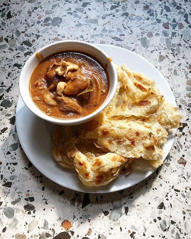 BEEF MASSAMAN CURRY + HOMEMADE ROTI CANAI 🤙🏼🤙🏼🤙🏼 Stick a bloody fork in me......I am DONE!👏🏼👏🏼👏🏼 currently laying on the sofa in a euphoric heap waiting for sleep to claim me 🐷🥱😴
