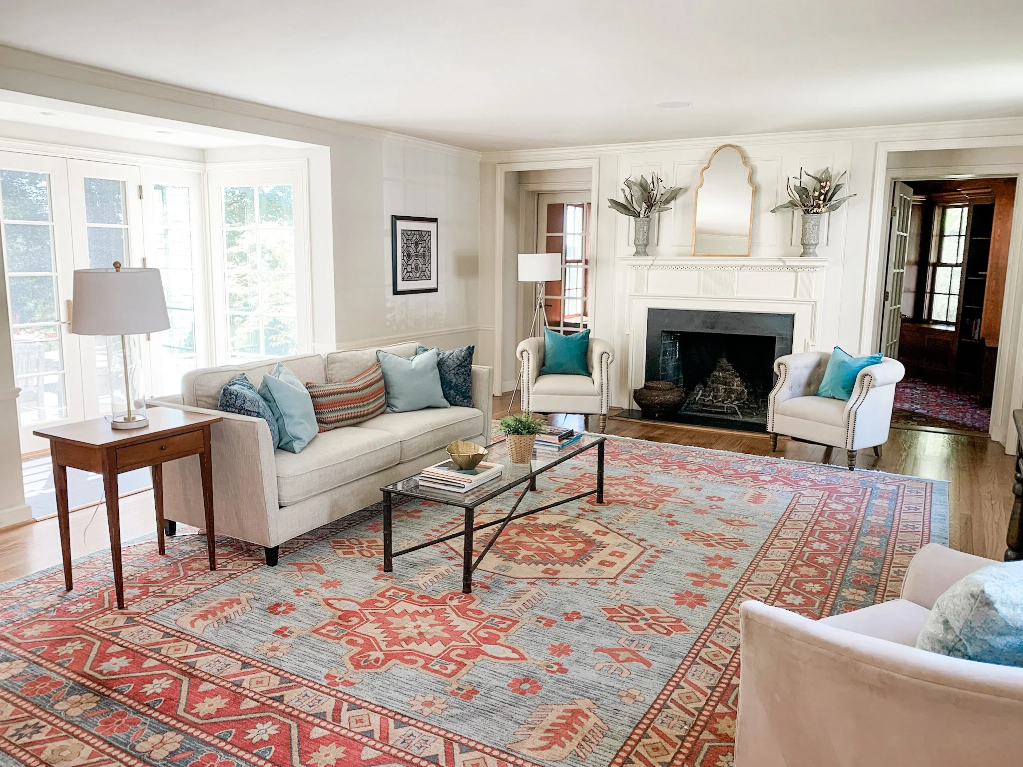 classic-Bright-living-room-home-staging.jpg