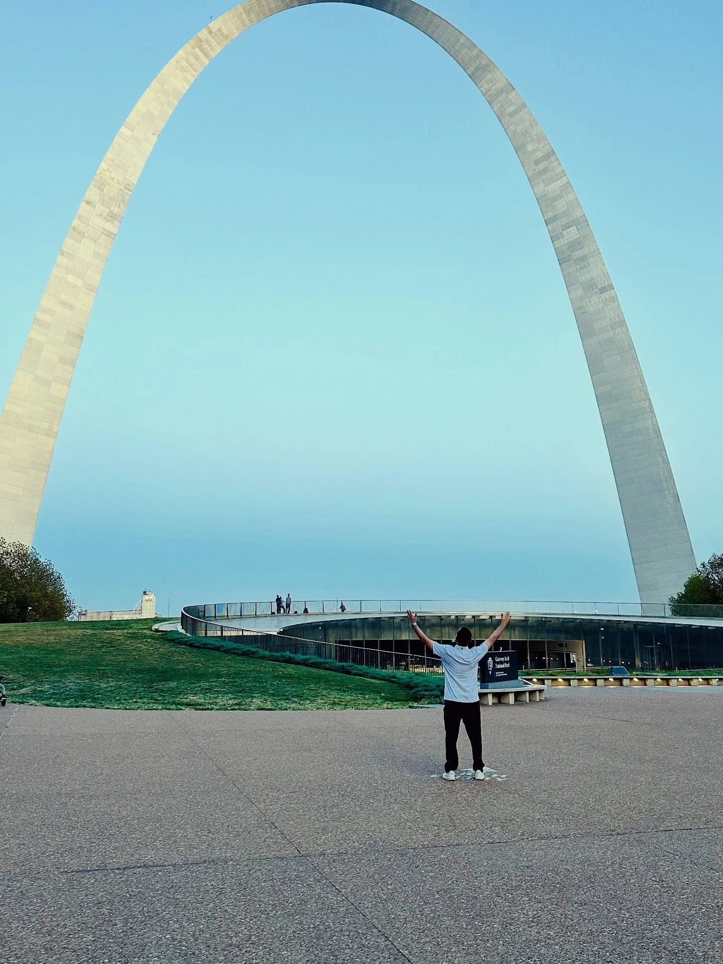 First time to &ldquo;The Gateway to the West&rdquo; earlier this week &mdash; the BBQ was AMAZING; found out you can go up the Arch (and did); and Ballpark Village next to Busch Stadium is incredible. The people were friendly; the service was excelle