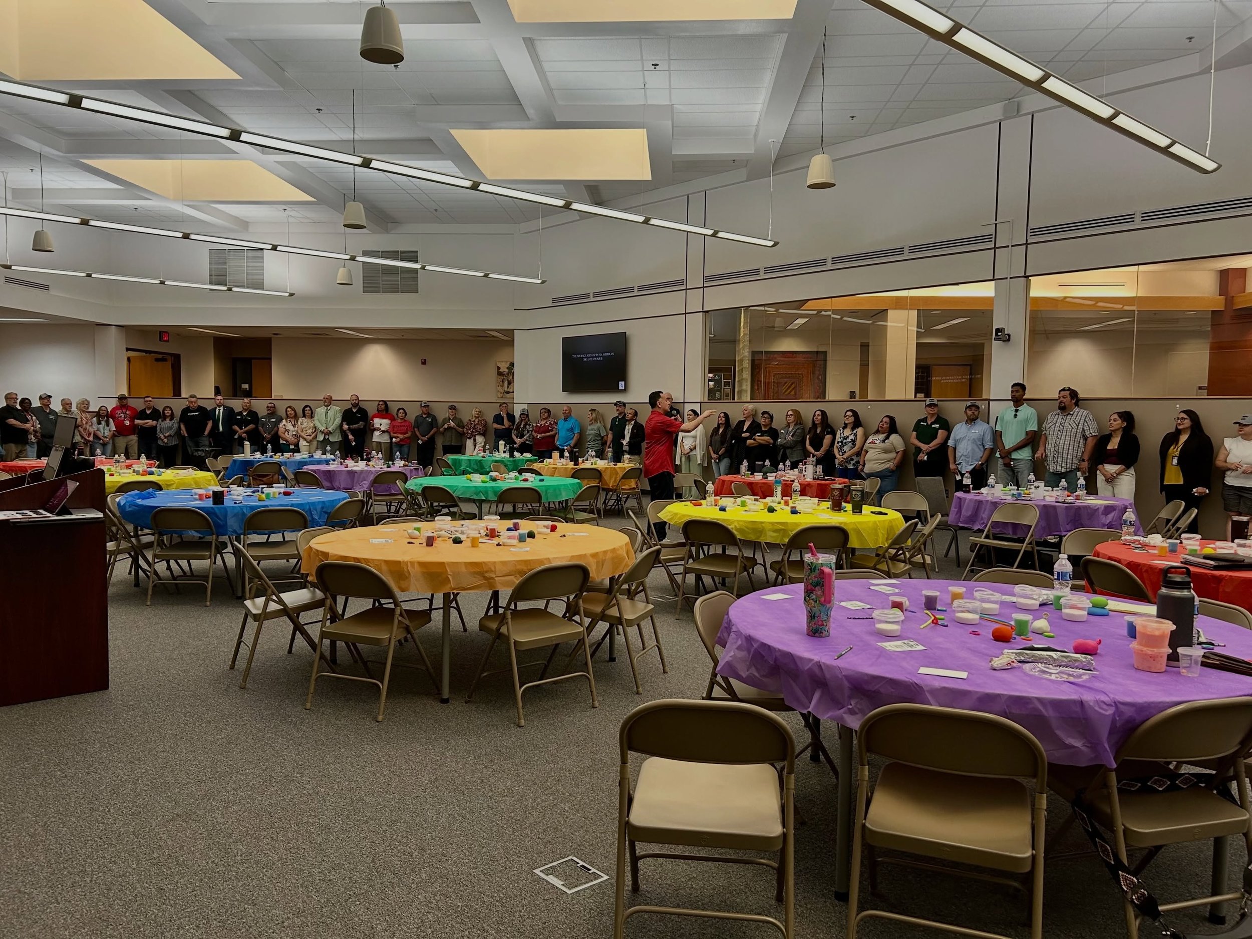 When @enmuroswell reached out several months ago, wanting to pioneer something different for orientation week, I was thrilled to be invited to kick things off for them. I will remember this group - their hospitality, kindness, and engagement. A big t