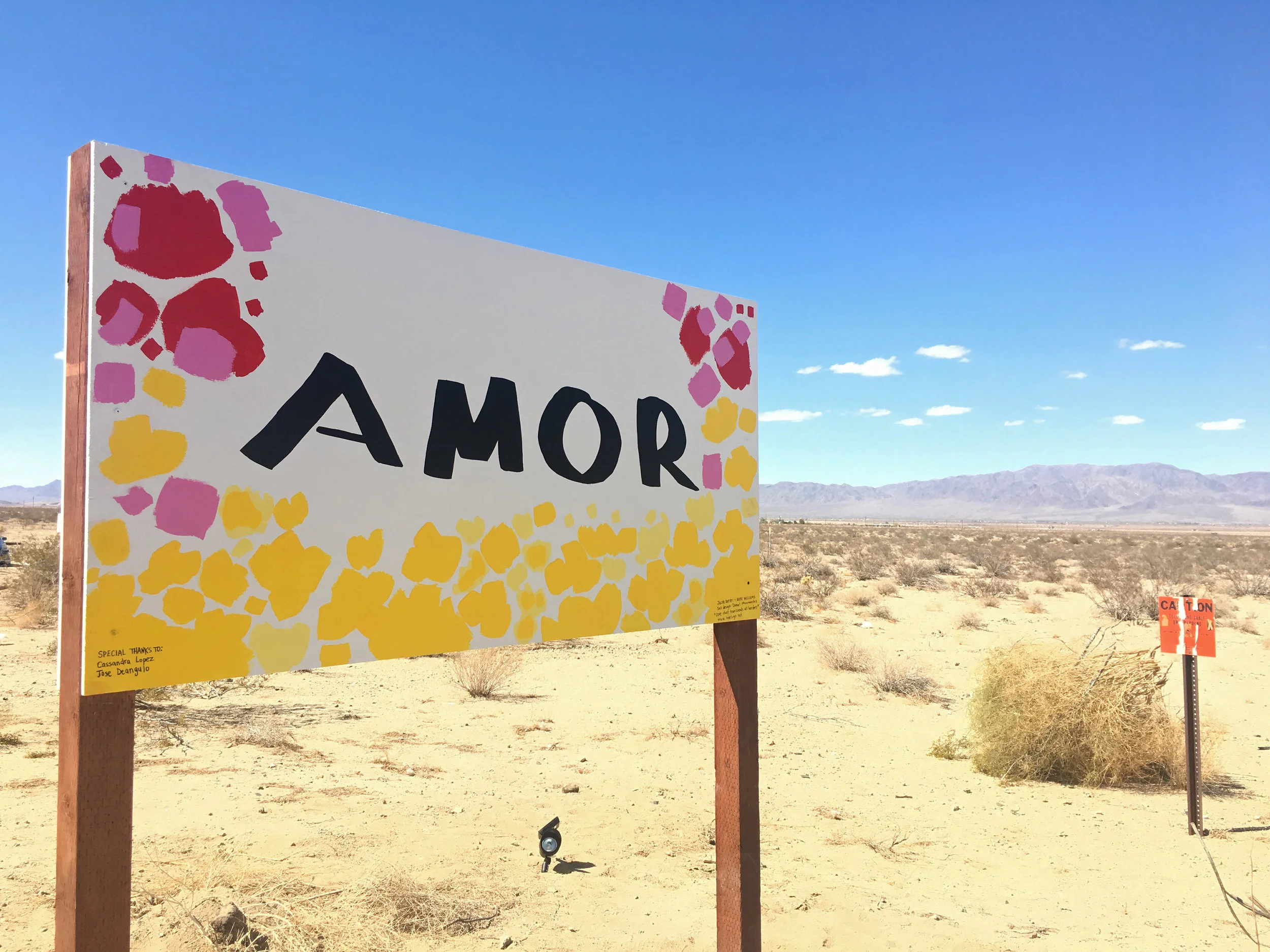 Love Sign with calligraphy by Daniel Miramontes (Spanish language)