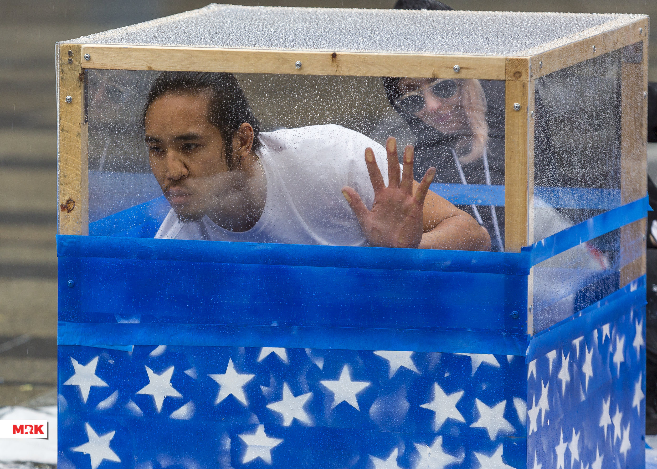 Trapped Box perfomance (9 of 21).jpg
