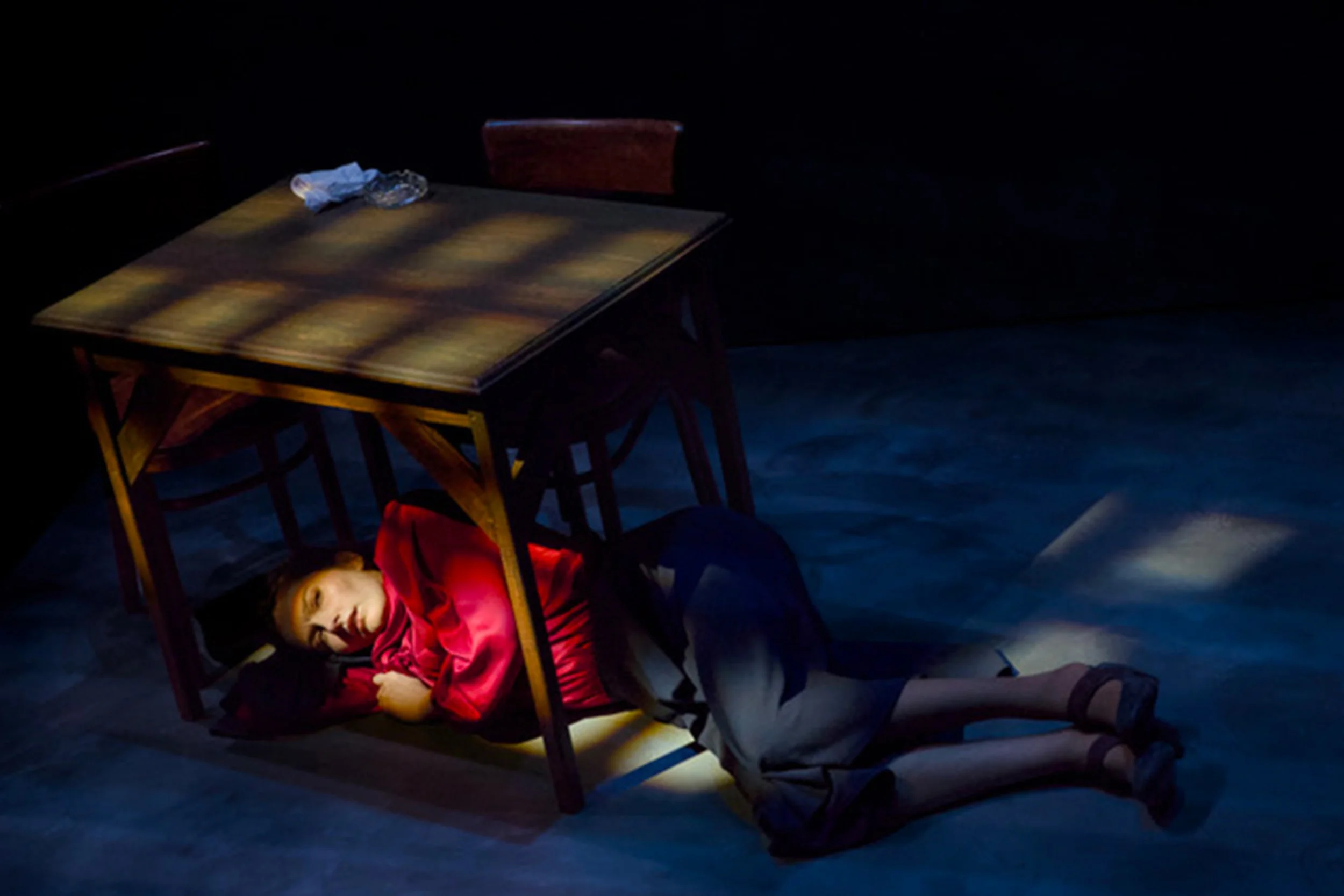 mrs stern barrenechea_0005_Ms Stern Under the Table_24.jpg